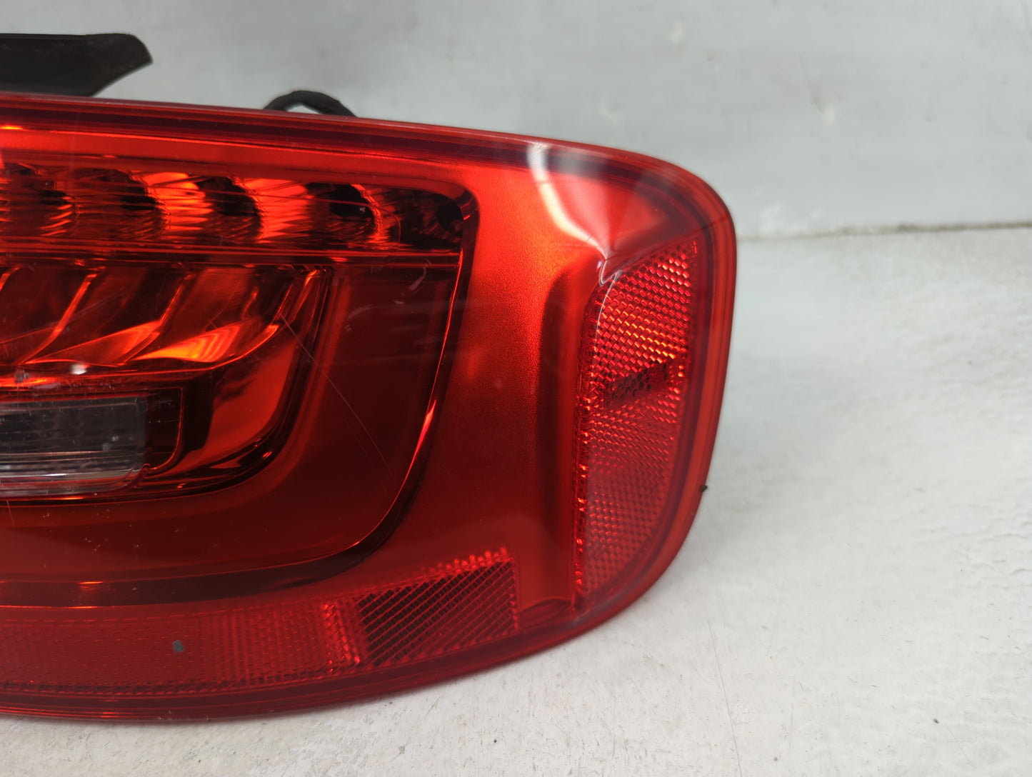 2013-2016 Audi A4 Tail Light Assembly Passenger Right OEM P/N:01091404 Fits Fits 2013 2014 2015 2016 OEM Used Auto Parts - O