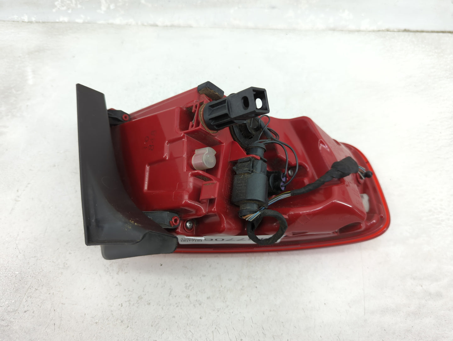 2013-2016 Audi A4 Tail Light Assembly Passenger Right OEM P/N:01091404 Fits Fits 2013 2014 2015 2016 OEM Used Auto Parts - O