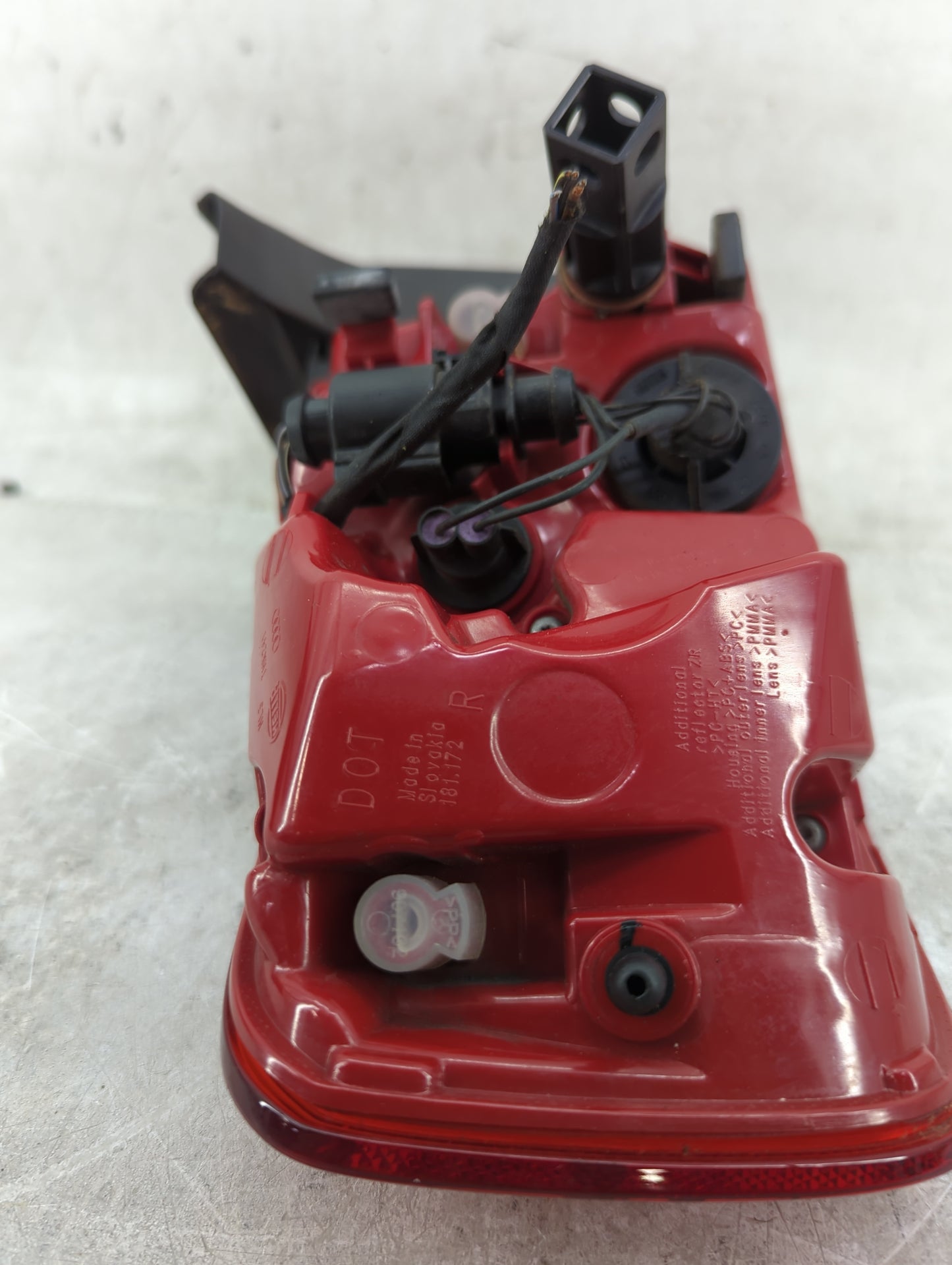 2013-2016 Audi A4 Tail Light Assembly Passenger Right OEM P/N:01091404 Fits Fits 2013 2014 2015 2016 OEM Used Auto Parts - O