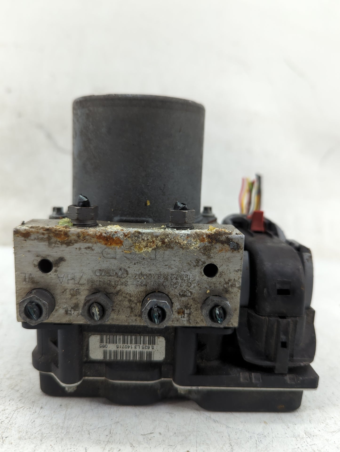 2014-2016 Audi A4 ABS Pump Control Module Replacement P/N:8K0 907 379 CP Fits Fits 2014 2015 2016 2017 OEM Used Auto Parts -