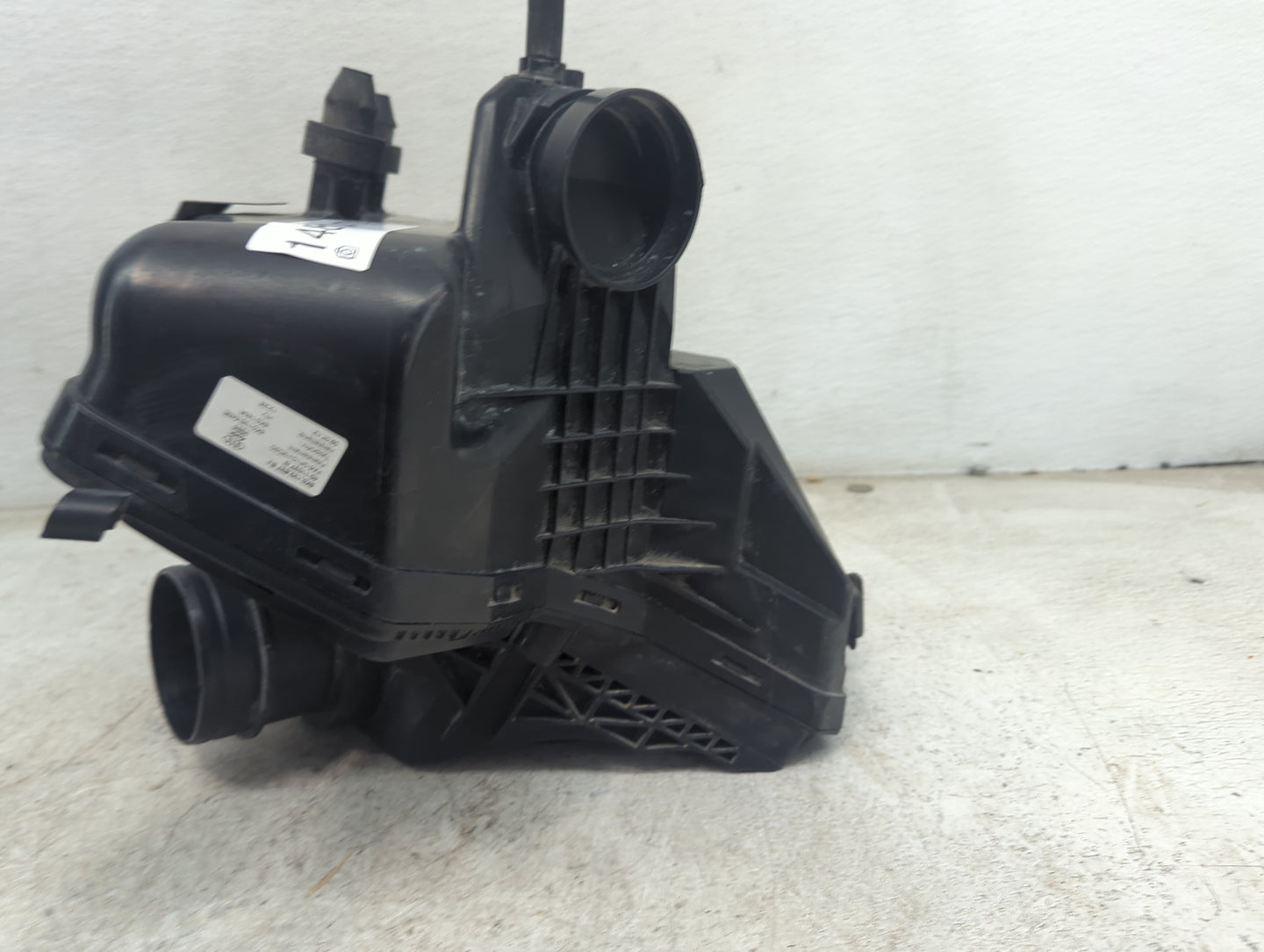 2016 Audi A4 Air Cleaner Intake-duct Hose Tube - Oemusedautoparts1.com