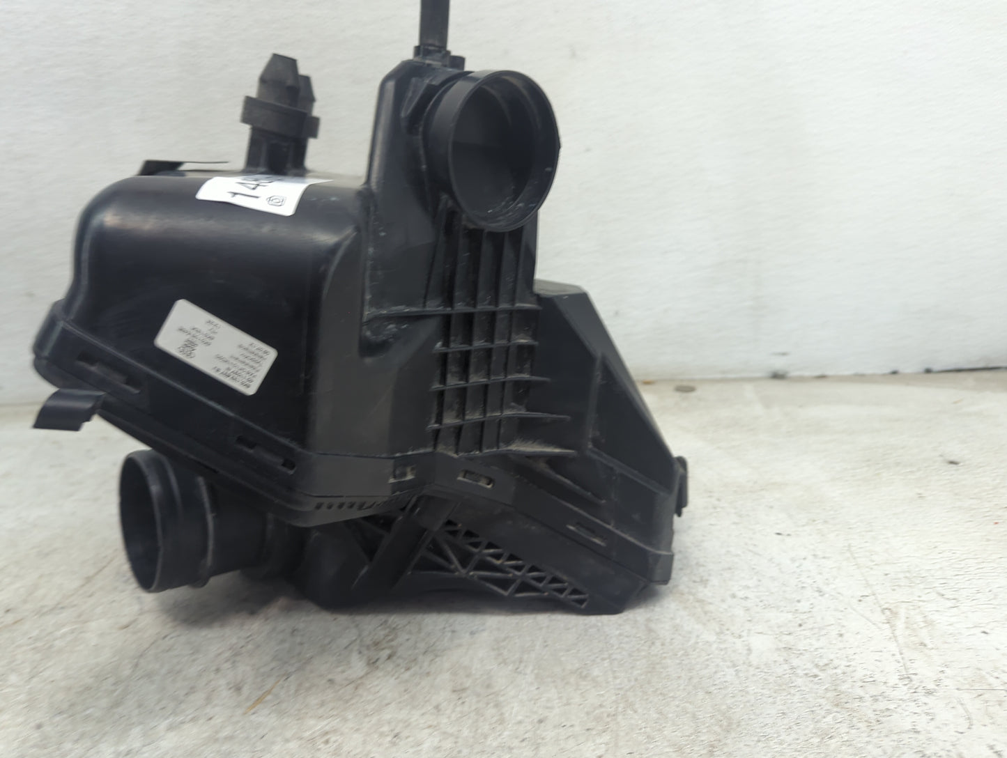 2016 Audi A4 Air Cleaner Intake-duct Hose Tube - Oemusedautoparts1.com