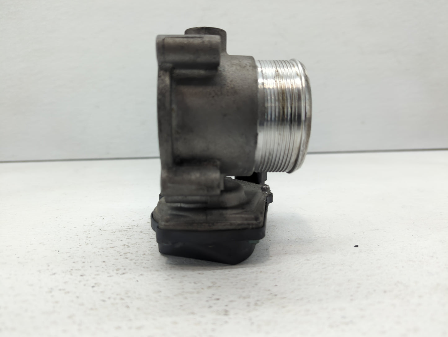 2005-2016 Audi A4 Throttle Body P/N:06F 133 062 T 06F 133 062 Q Fits OEM Used Auto Parts - Oemusedautoparts1.com