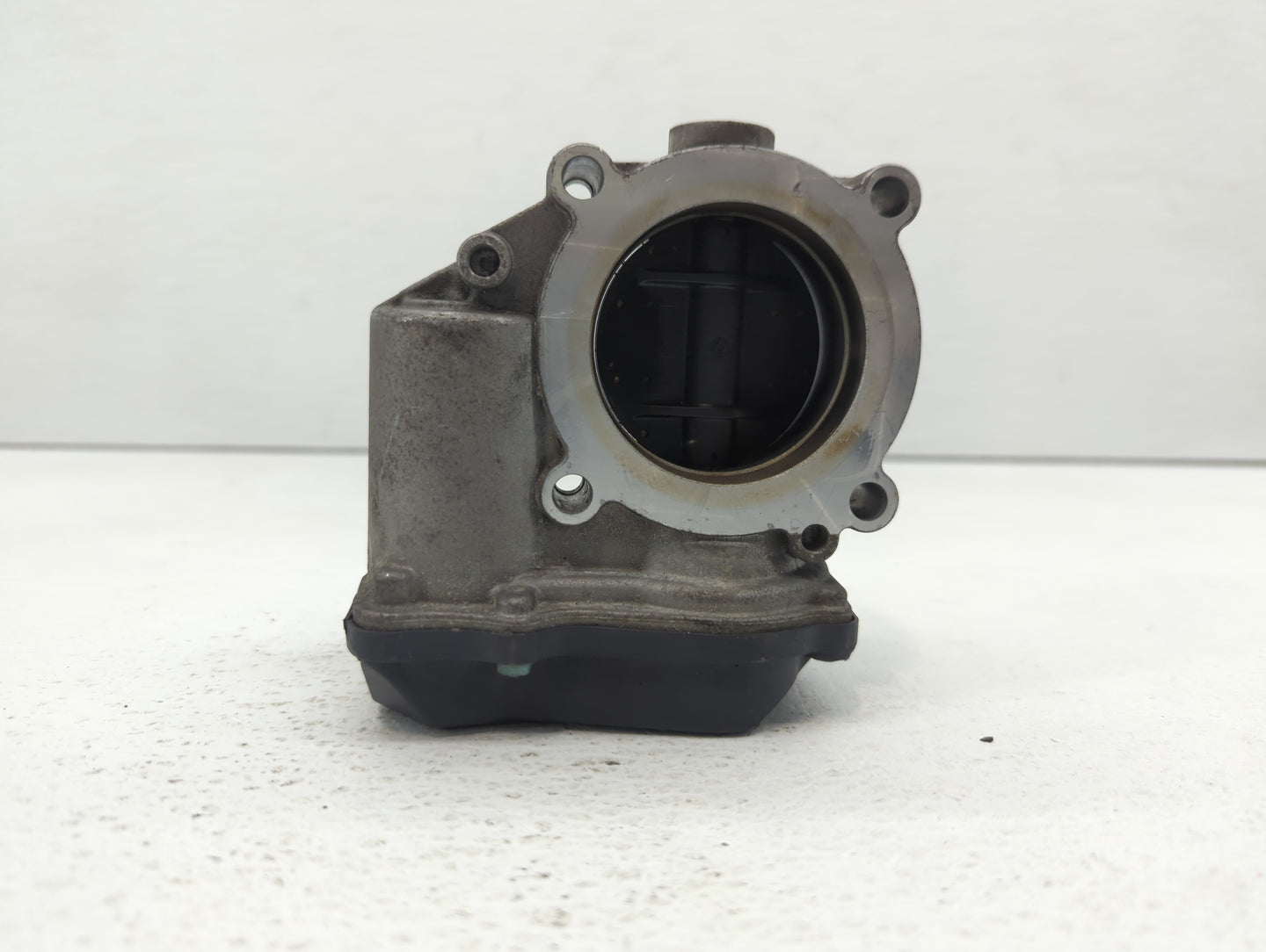2005-2016 Audi A4 Throttle Body P/N:06F 133 062 T 06F 133 062 Q Fits OEM Used Auto Parts - Oemusedautoparts1.com