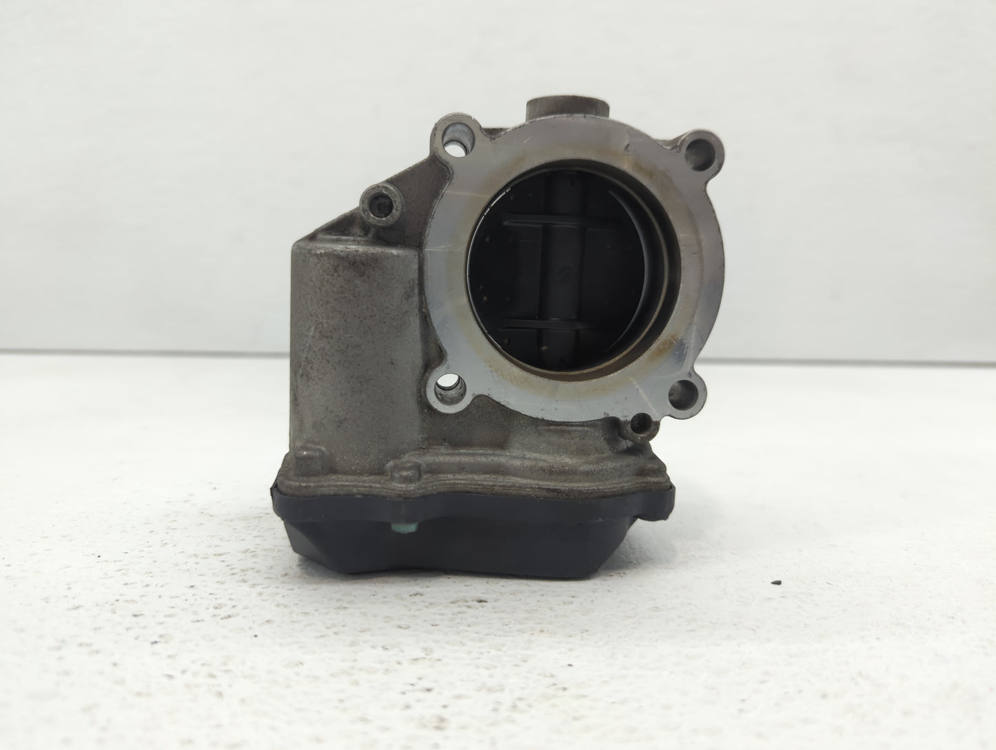 2005-2016 Audi A4 Throttle Body P/N:06F 133 062 T 06F 133 062 Q Fits OEM Used Auto Parts - Oemusedautoparts1.com