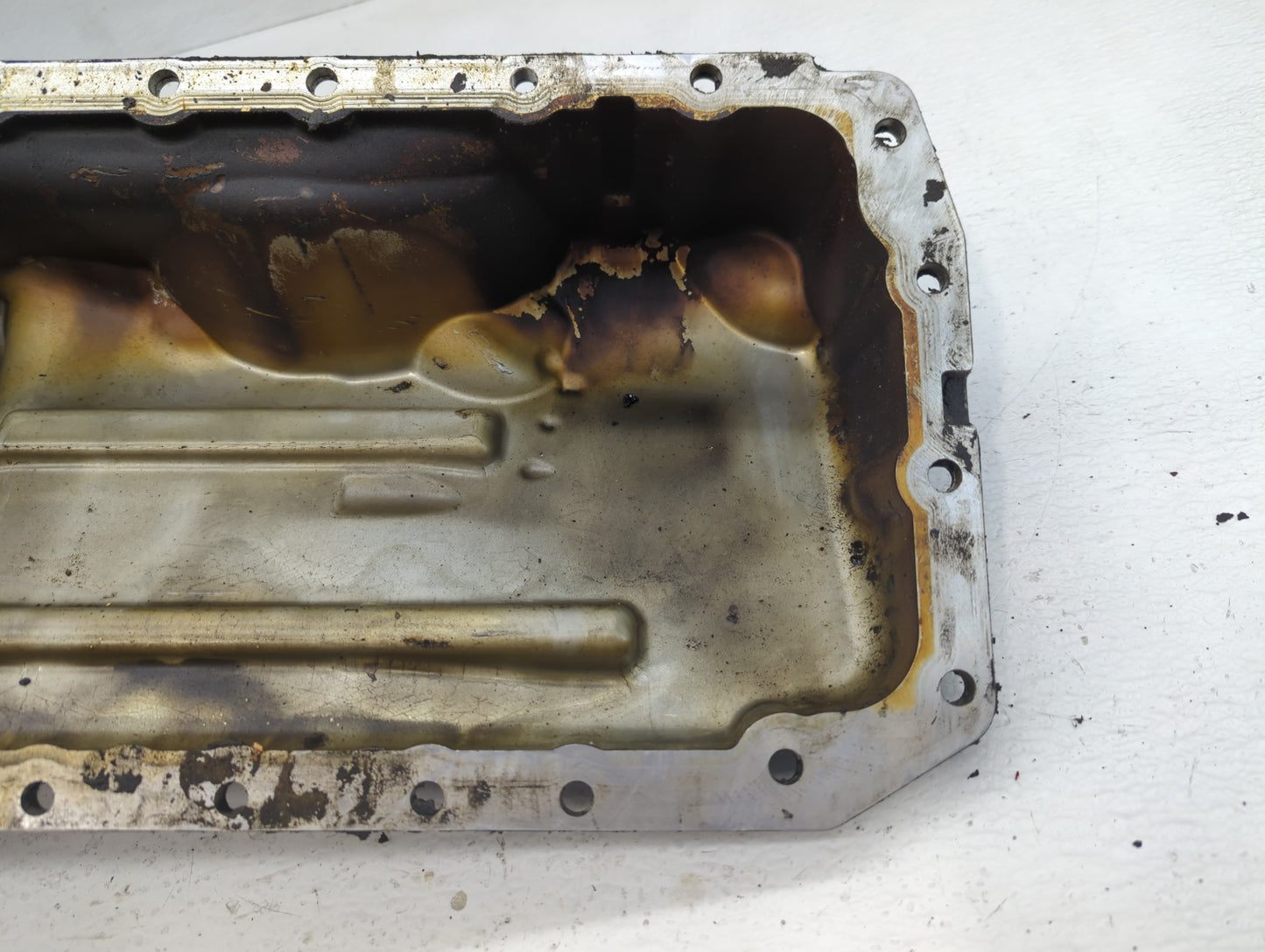 2013-2016 Audi A4 Engine Oil Pan P/N:AC-46000 7 516 380 -02 Fits Fits 2013 2014 2015 2016 2017 OEM Used Auto Parts - Oemused