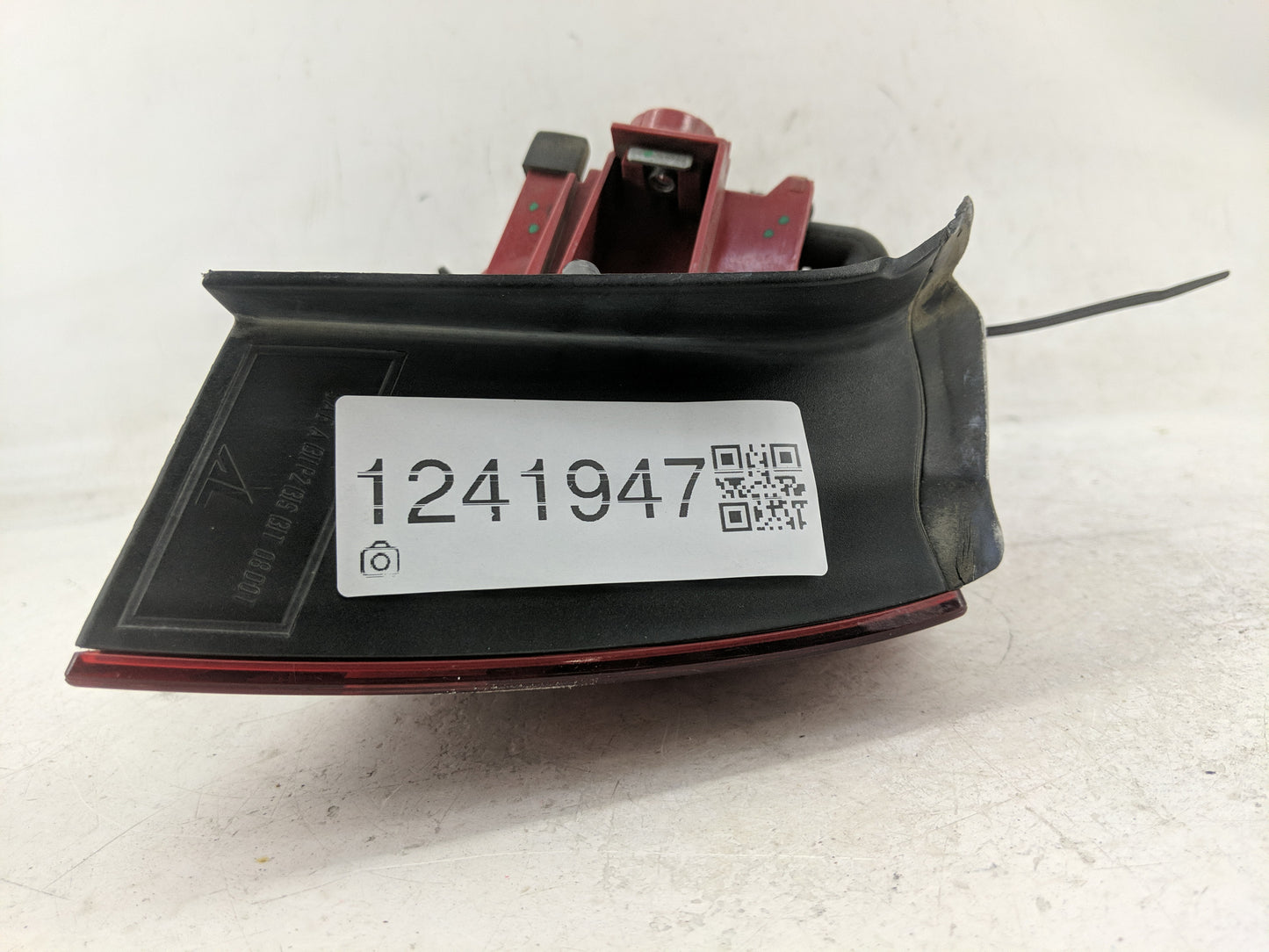 2013-2017 Audi A5 Tail Light Assembly Passenger Right OEM P/N:8T0 945 096 E Fits Fits 2013 2014 2015 2016 2017 OEM Used Auto