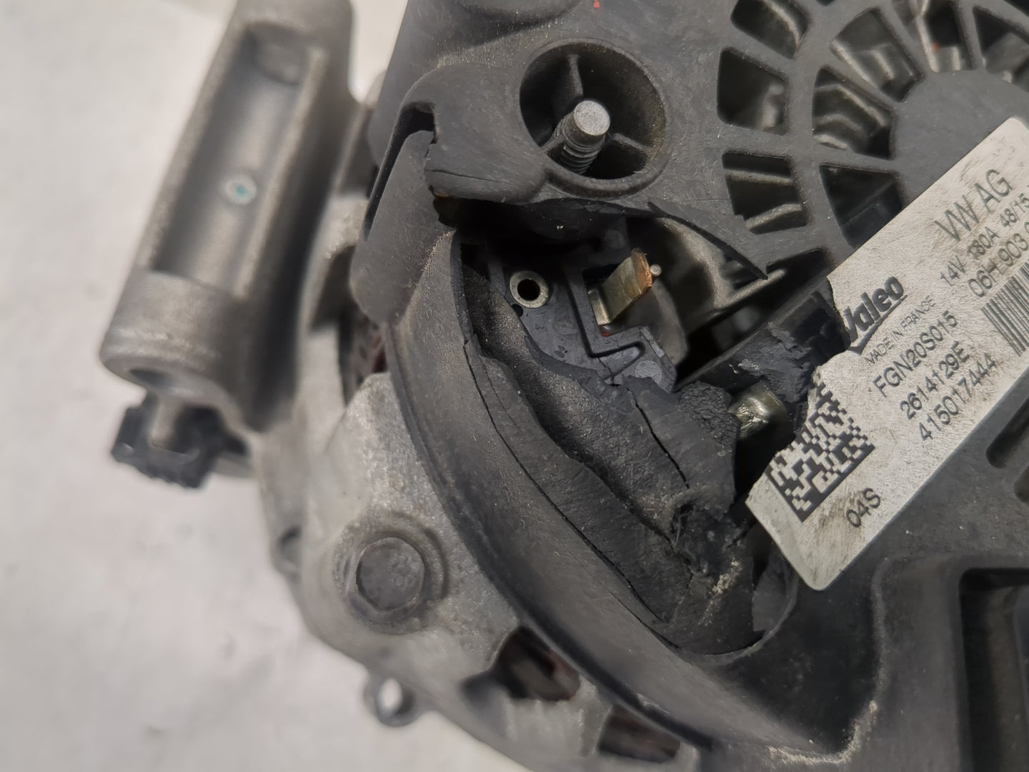 2013-2017 Audi A5 Alternator Replacement Generator Charging Assembly Engine OEM P/N:06H 903 017 K 2614129E Fits OEM Used Aut