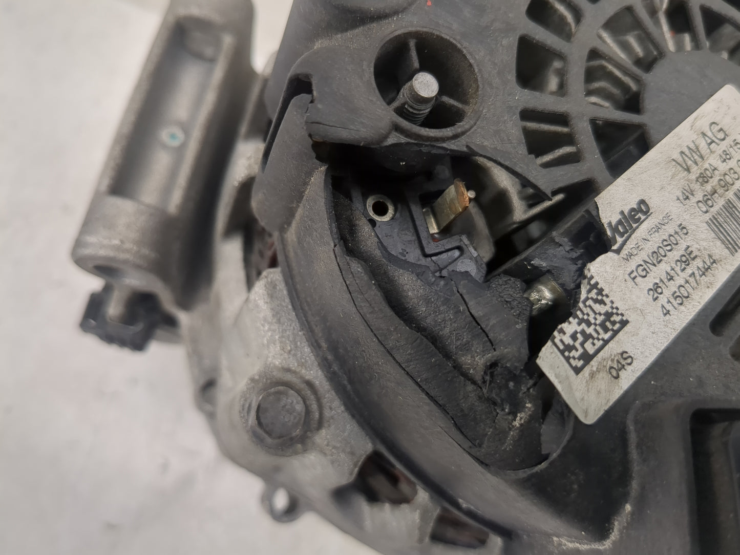 2013-2017 Audi A5 Alternator Replacement Generator Charging Assembly Engine OEM P/N:06H 903 017 K 2614129E Fits OEM Used Aut