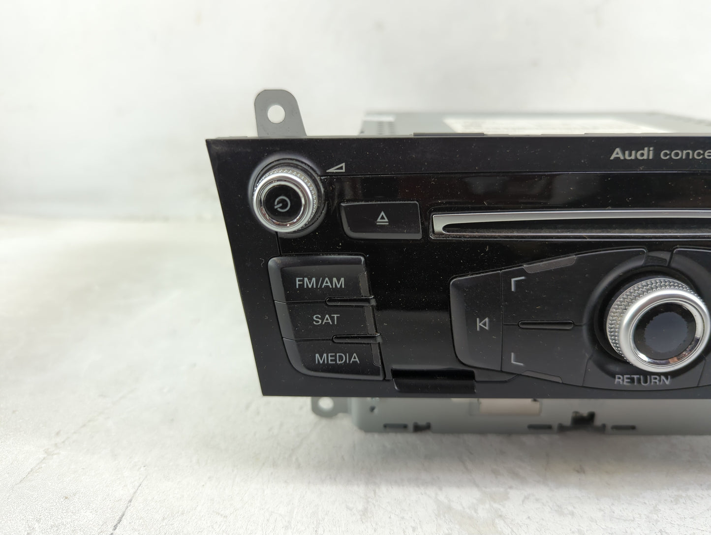 2015-2017 Audi A5 Radio AM FM Cd Player Receiver Replacement P/N:8R1035186Q CQ-JA14E2AE Fits OEM Used Auto Parts - Oemusedau