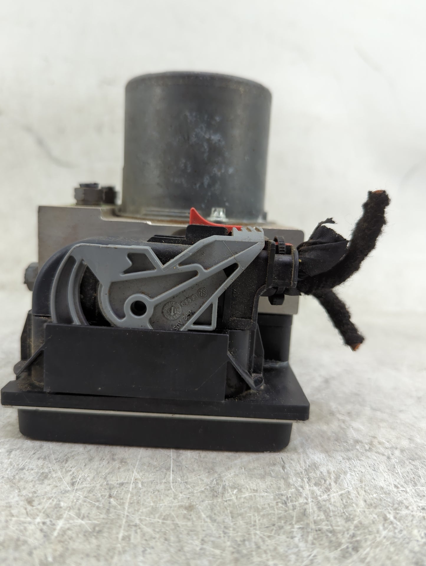 2014-2017 Audi A5 ABS Pump Control Module Replacement P/N:8K0907379CP 8K0614517HA, 0265239432 Fits Fits 2014 2015 2016 2017 