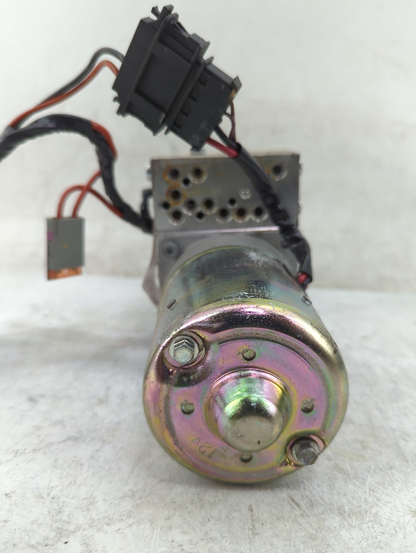 2010-2016 Audi A5 Convertible Lift Motor 1460738 - Oemusedautoparts1.com
