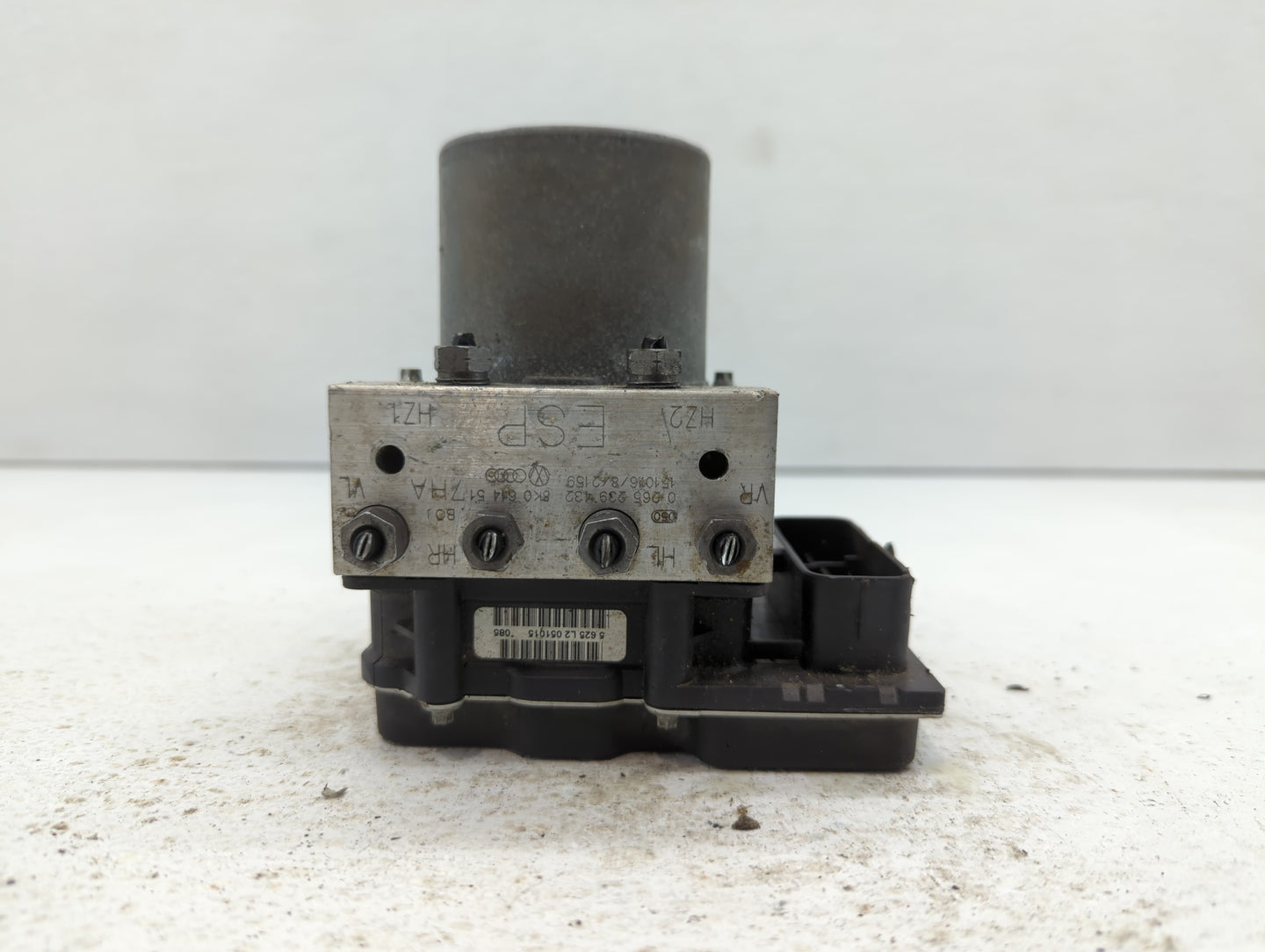 2014-2017 Audi A5 ABS Pump Control Module Replacement P/N:8K0 614 517 HA Fits Fits 2014 2015 2016 2017 OEM Used Auto Parts -