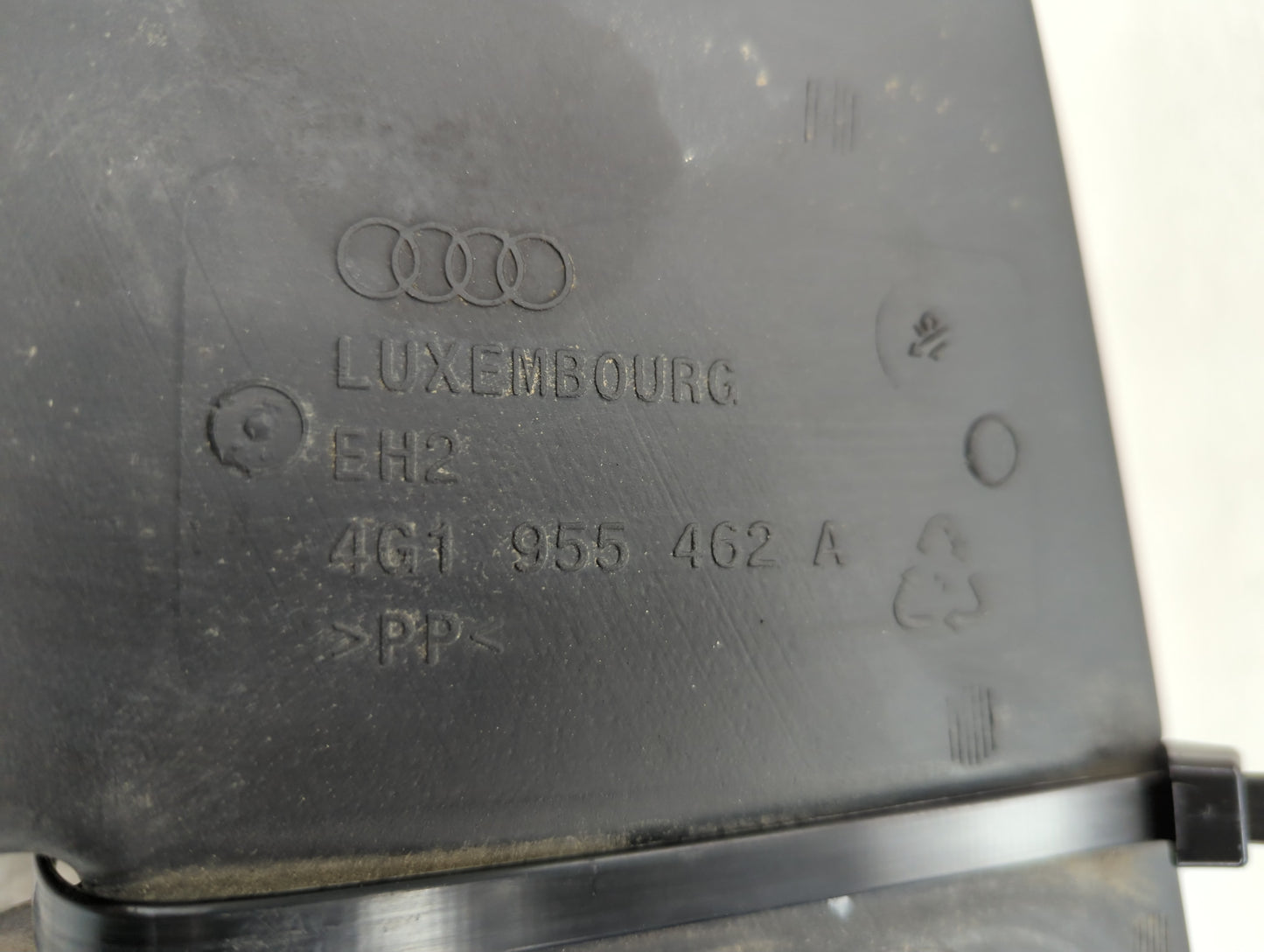 2012-2018 Audi A6 Windshield Washer Fluid Reservoir Bottle Oem - Oemusedautoparts1.com