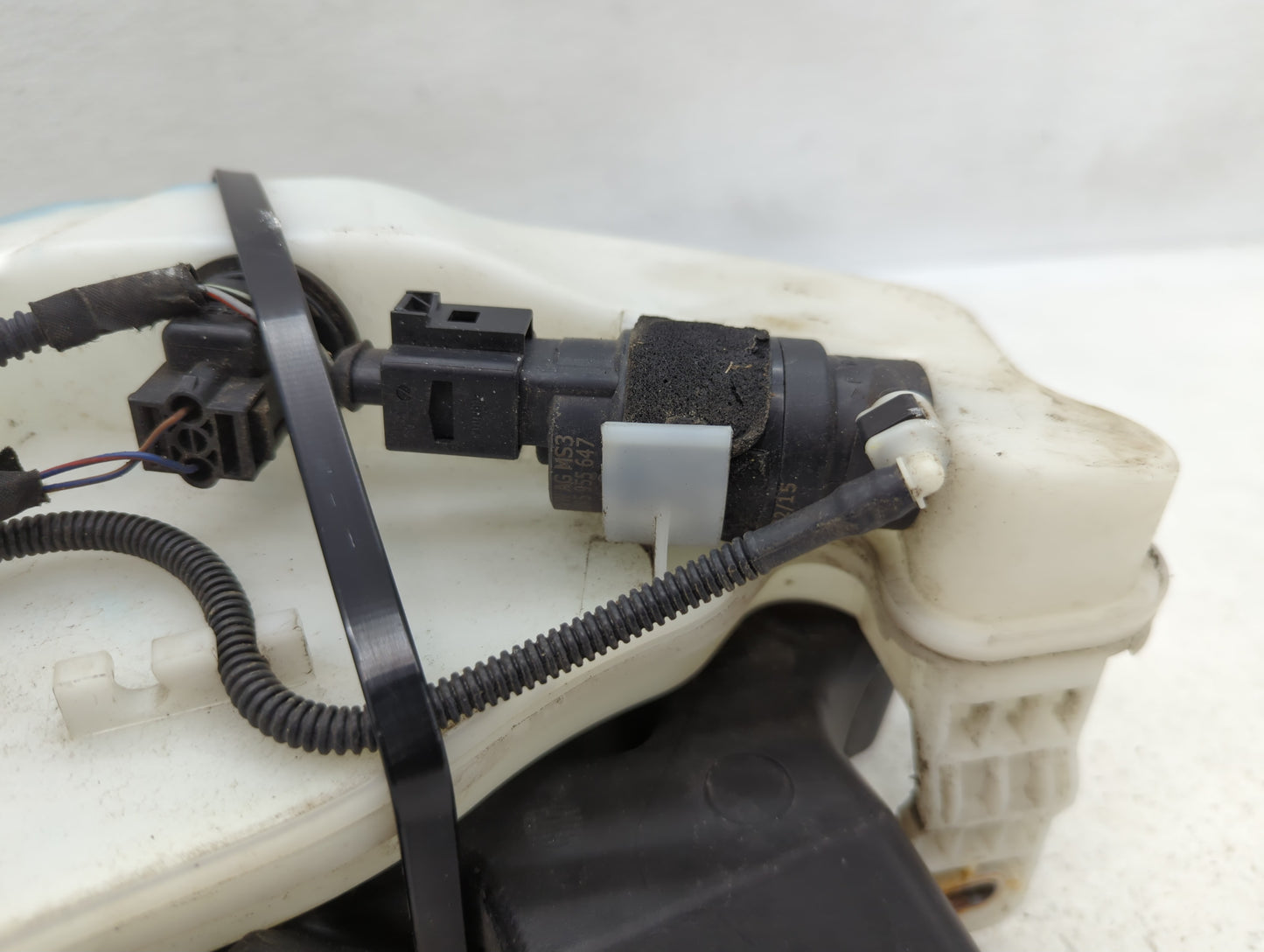 2012-2018 Audi A6 Windshield Washer Fluid Reservoir Bottle Oem - Oemusedautoparts1.com