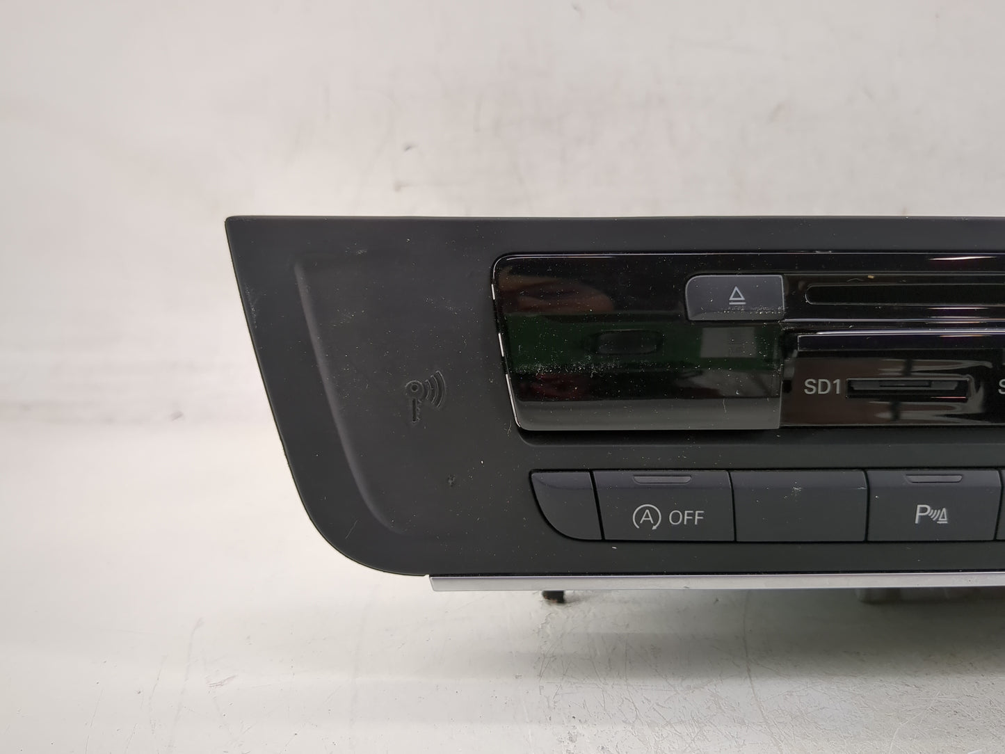 2016-2017 Audi A6 Radio AM FM Cd Player Receiver Replacement P/N:4G1 035 025 Fits Fits 2016 2017 2018 OEM Used Auto Parts - 