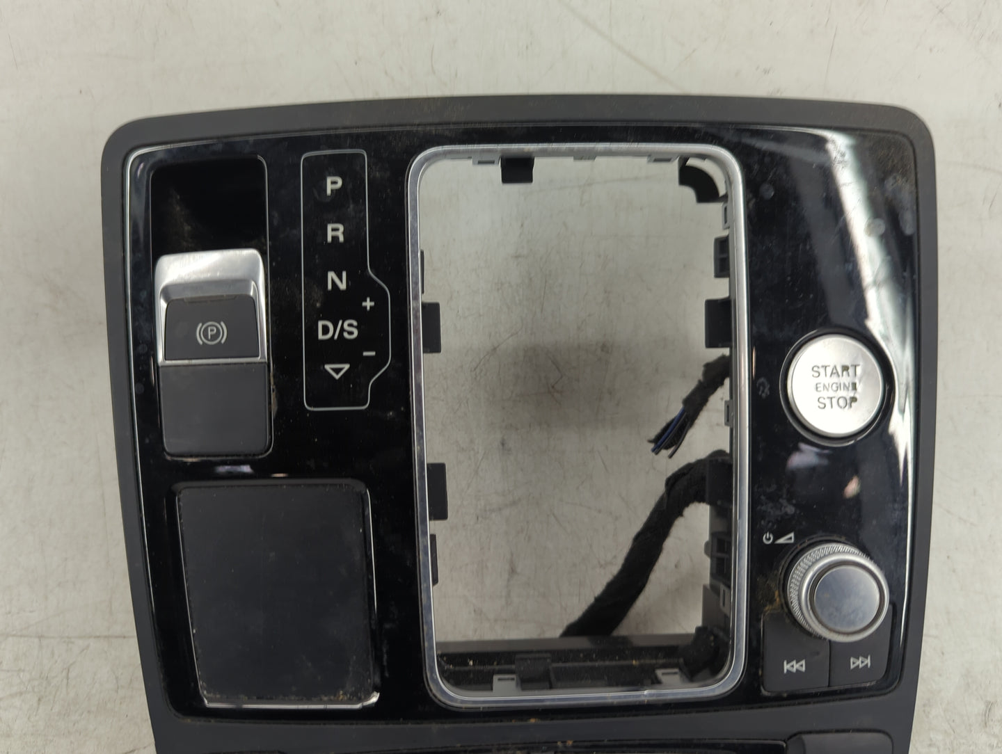 2016 Audi A6 Radio AM FM Cd Player Receiver Replacement P/N:4G1.905.217.A Fits OEM Used Auto Parts - Oemusedautoparts1.com