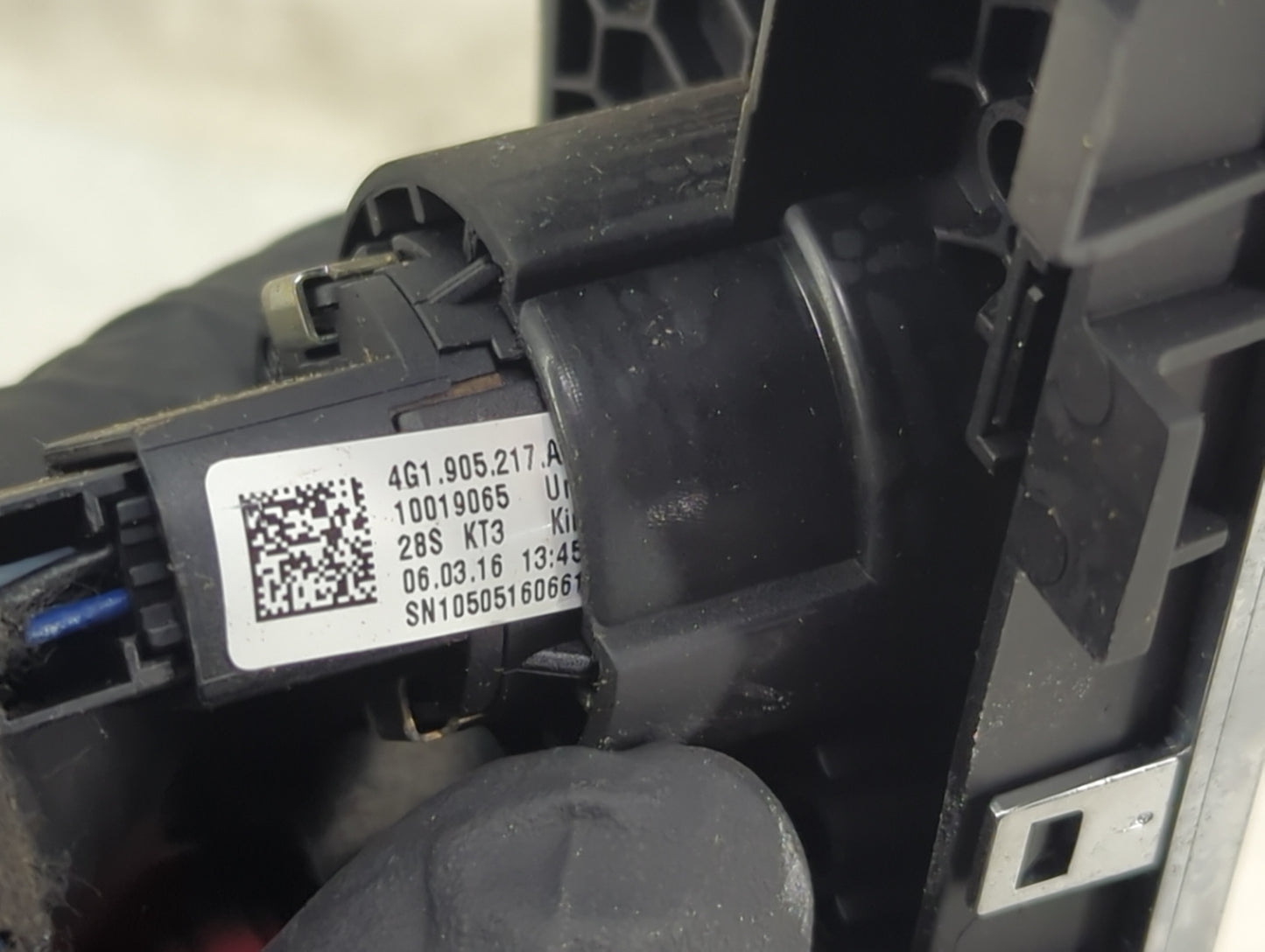 2016 Audi A6 Radio AM FM Cd Player Receiver Replacement P/N:4G1.905.217.A Fits OEM Used Auto Parts - Oemusedautoparts1.com
