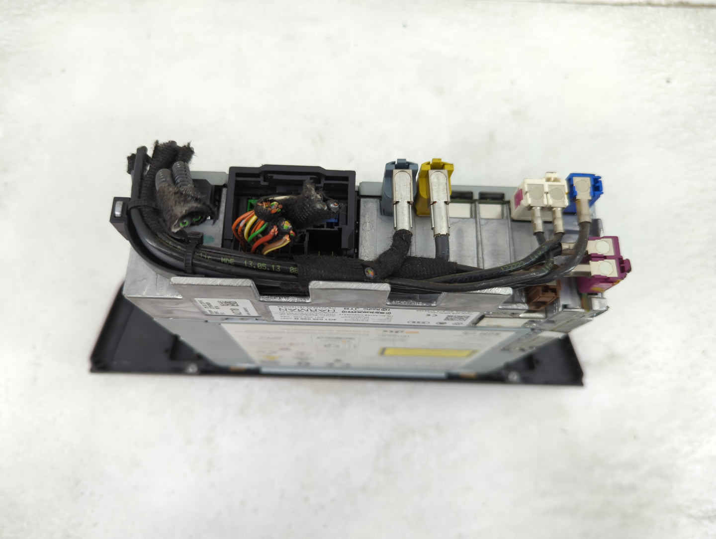 2016-2017 Audi A6 Radio AM FM Cd Player Receiver Replacement P/N:4G1035025B 4G1035025 Fits Fits 2016 2017 2018 OEM Used Auto