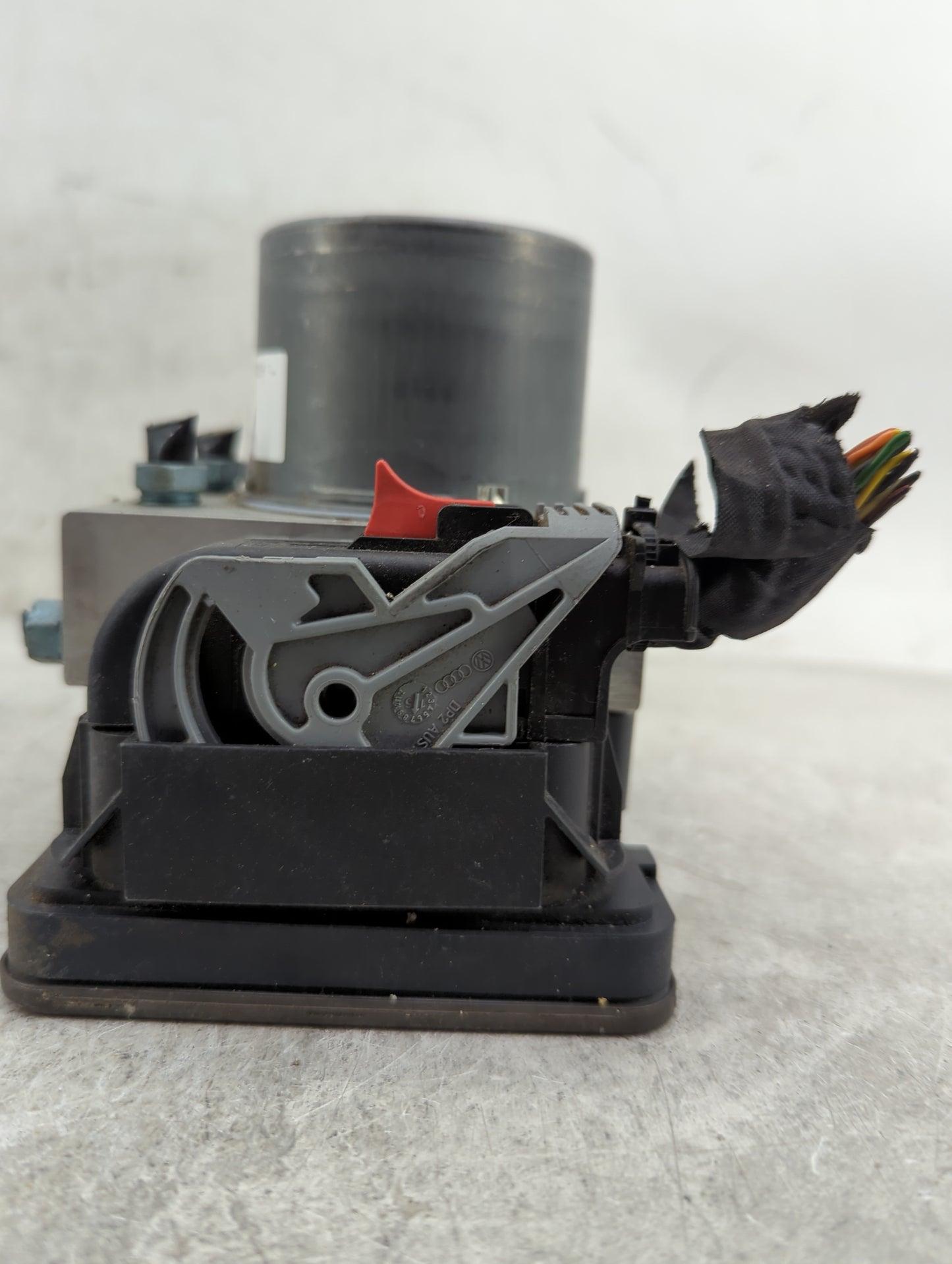 2016-2018 Audi A6 ABS Pump Control Module Replacement P/N:4G0614517AK 269776, 0265264494 Fits Fits 2015 2016 2017 2018 OEM U