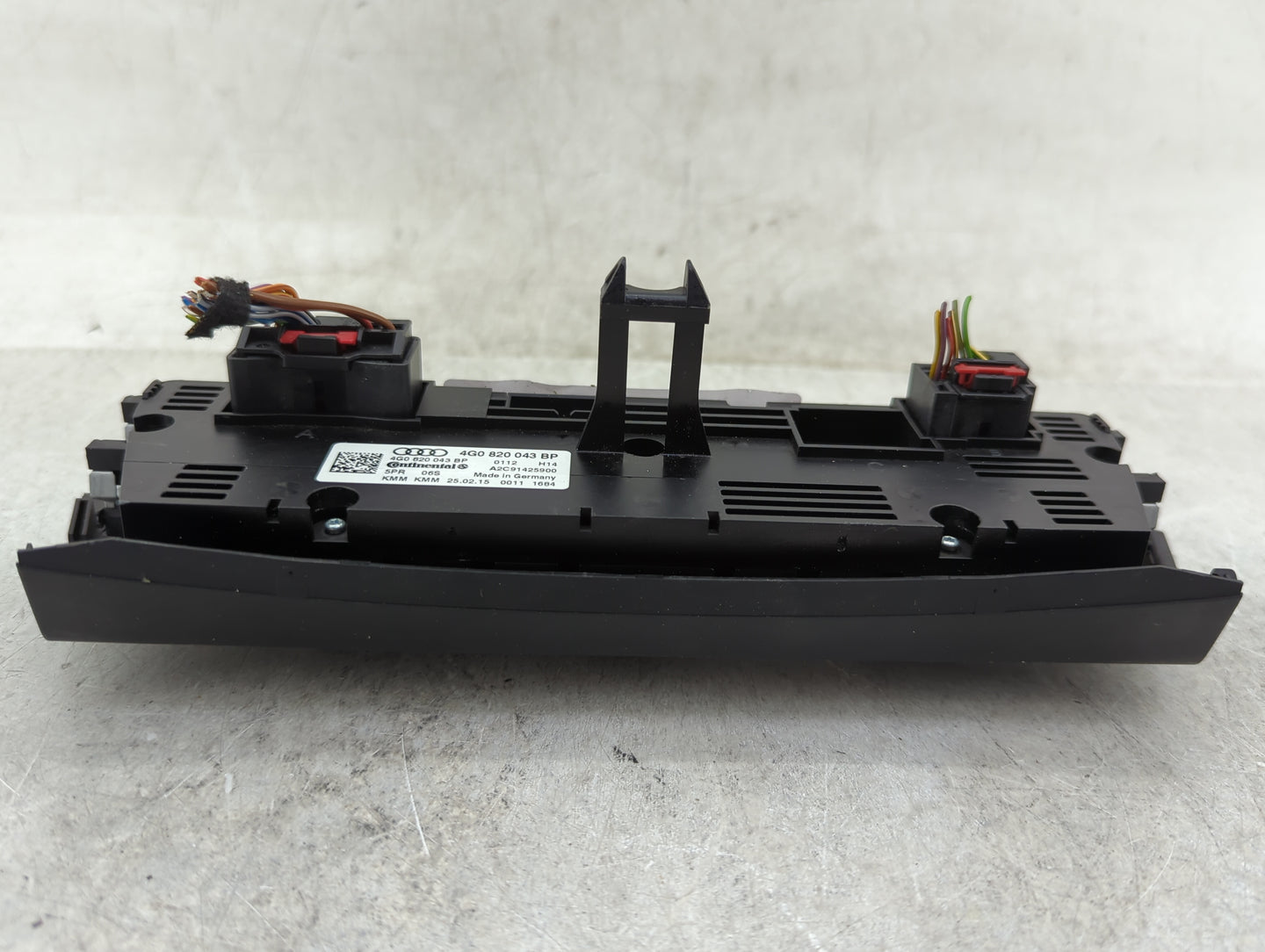 2014-2017 Audi A6 Climate Control Module Temperature AC/Heater Replacement P/N:4G0 820 043 BP Fits Fits 2014 2015 2016 2017 