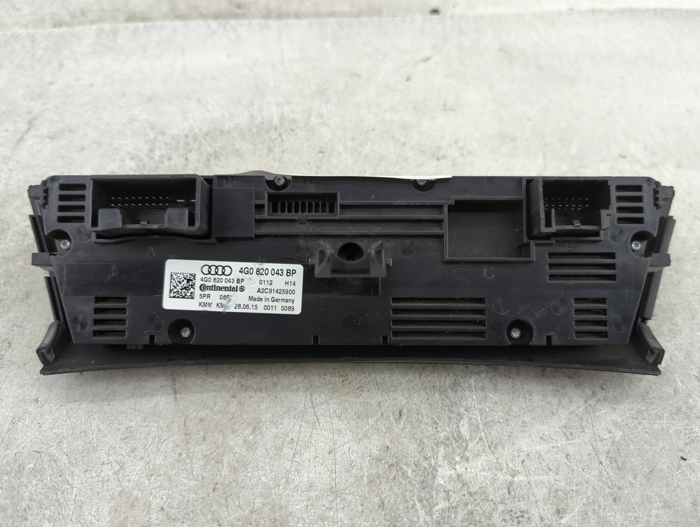 2014-2017 Audi A6 Climate Control Module Temperature AC/Heater Replacement P/N:4G0 820 043 BP Fits Fits 2014 2015 2016 2017 