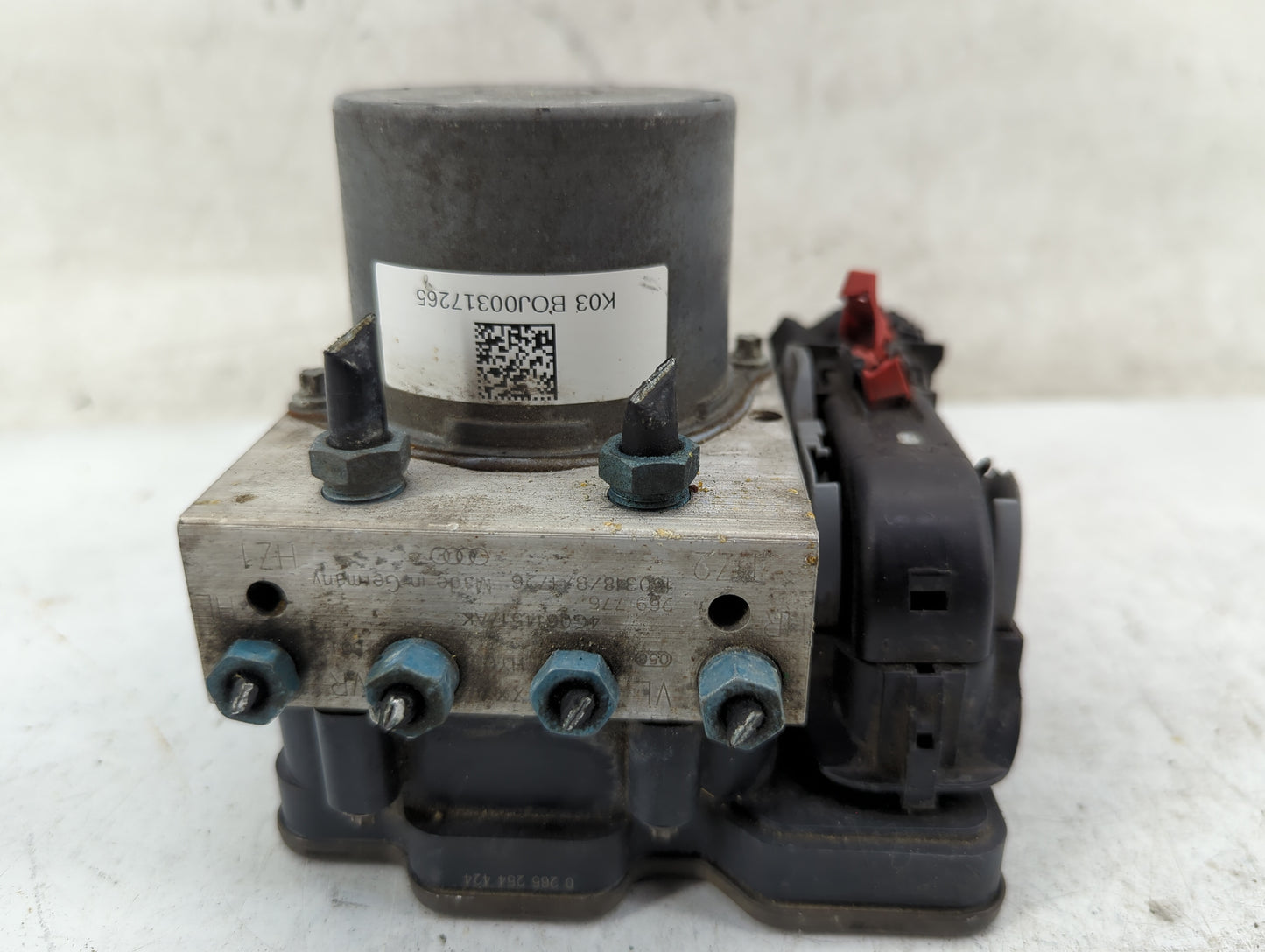 2016-2018 Audi A6 ABS Pump Control Module Replacement P/N:4G0 907 379 S Fits Fits 2015 2016 2017 2018 OEM Used Auto Parts - 