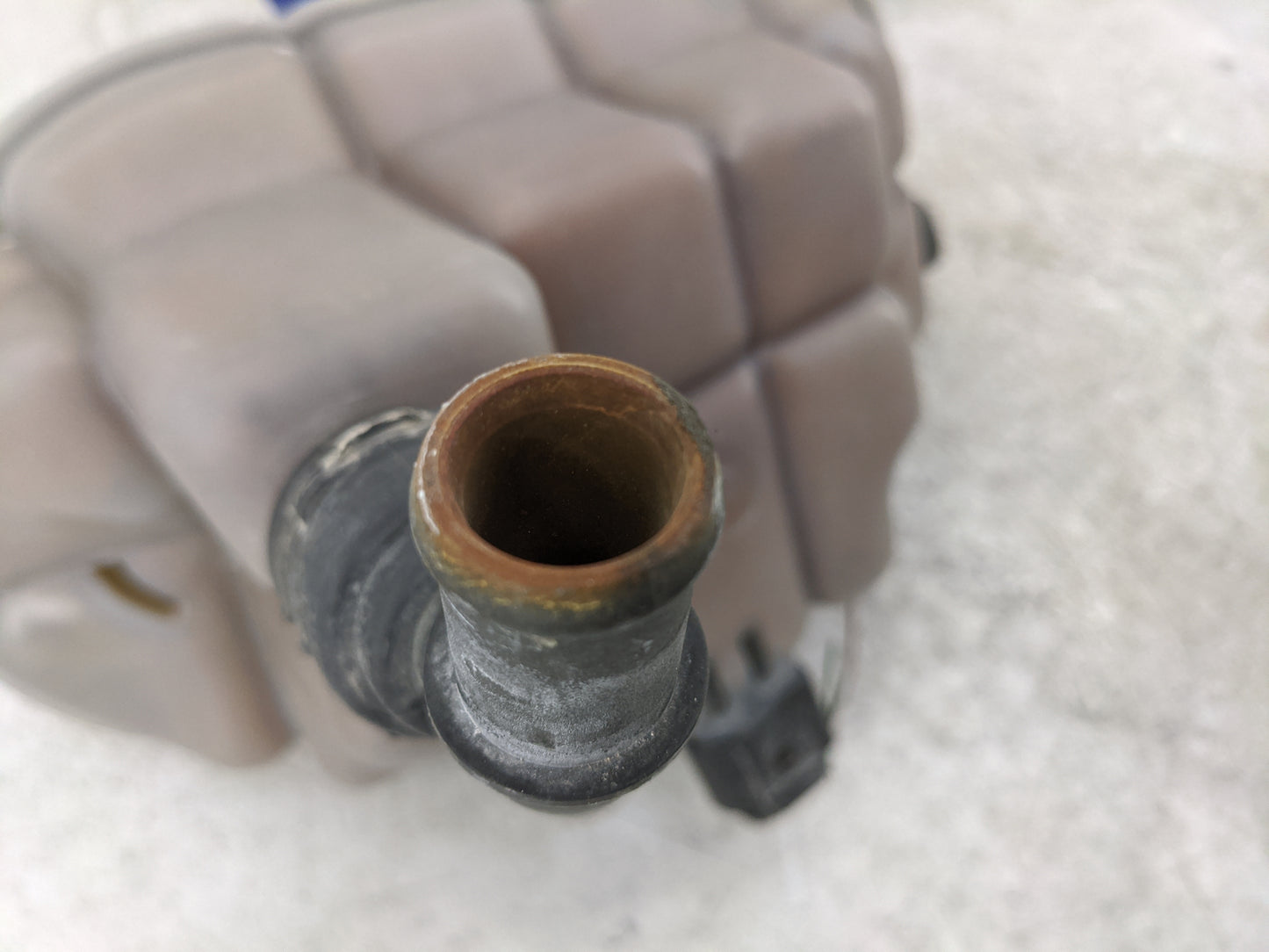 2016-2018 Audi A6 Radiator Coolant Overflow Expansion Tank Bottle - Oemusedautoparts1.com