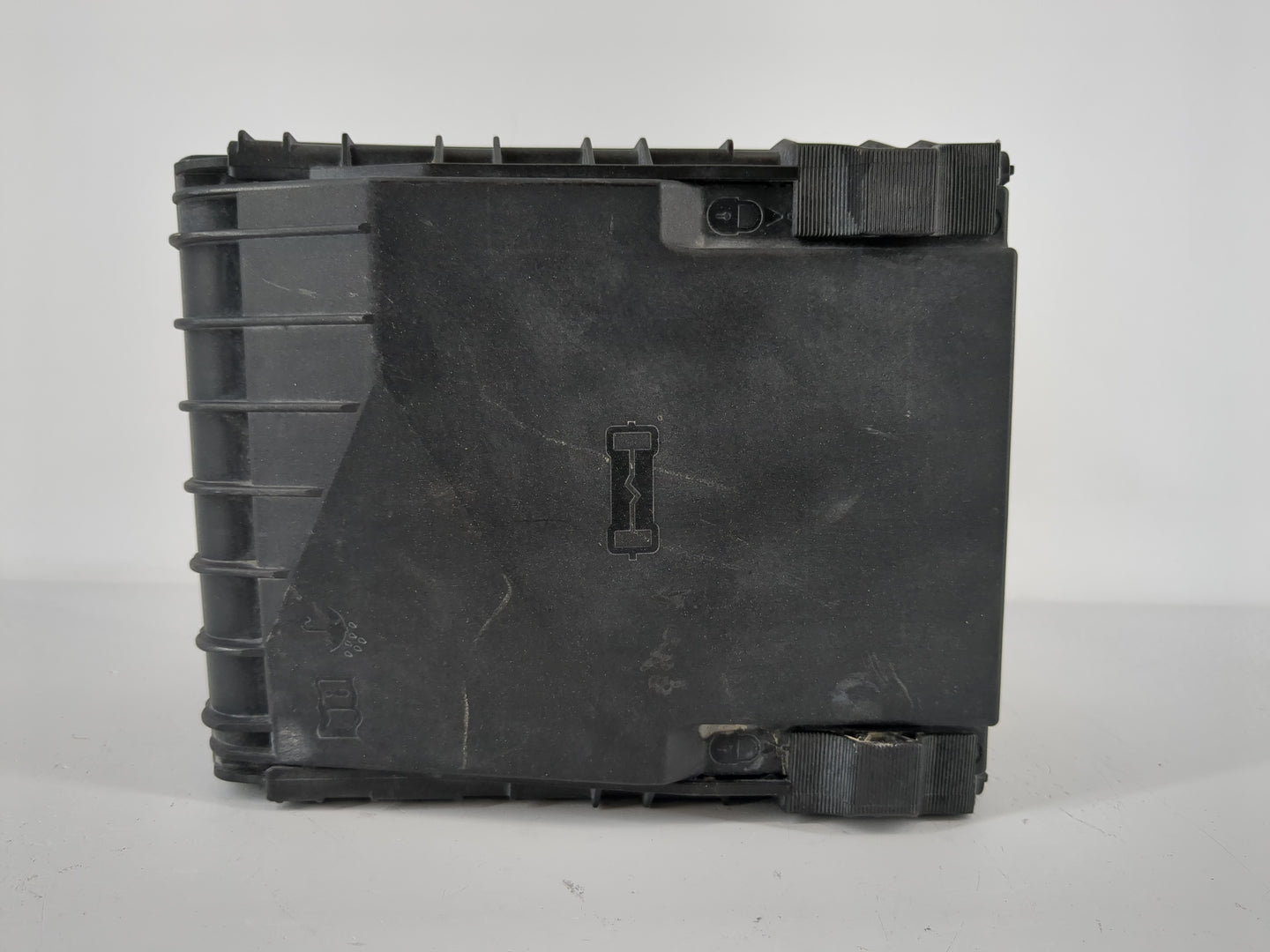 2015-2018 Audi Q3 Fusebox Fuse Box Panel Relay Module P/N:3C0 937 125 A Fits OEM Used Auto Parts - Oemusedautoparts1.com