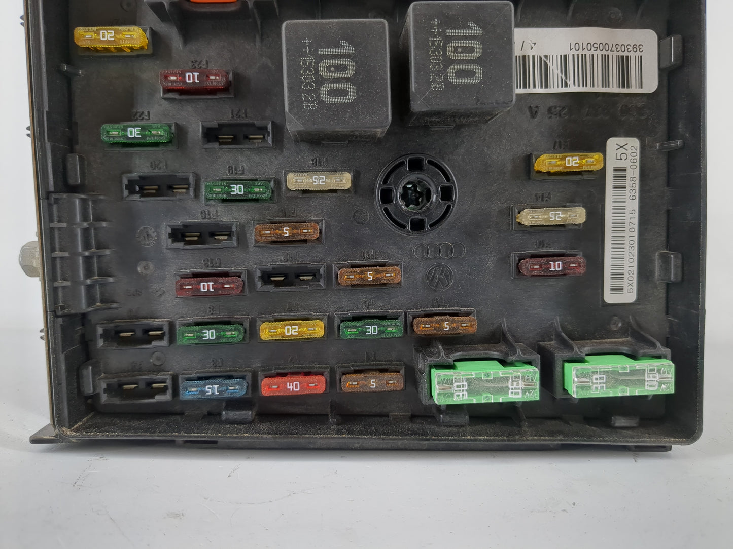 2015-2018 Audi Q3 Fusebox Fuse Box Panel Relay Module P/N:3C0 937 125 A Fits OEM Used Auto Parts - Oemusedautoparts1.com