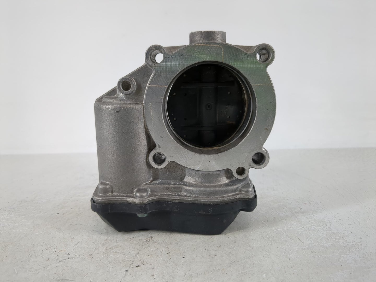 2015-2018 Audi Q3 Throttle Body P/N:06F 133 062 T 06F 133 062 Q Fits OEM Used Auto Parts - Oemusedautoparts1.com
