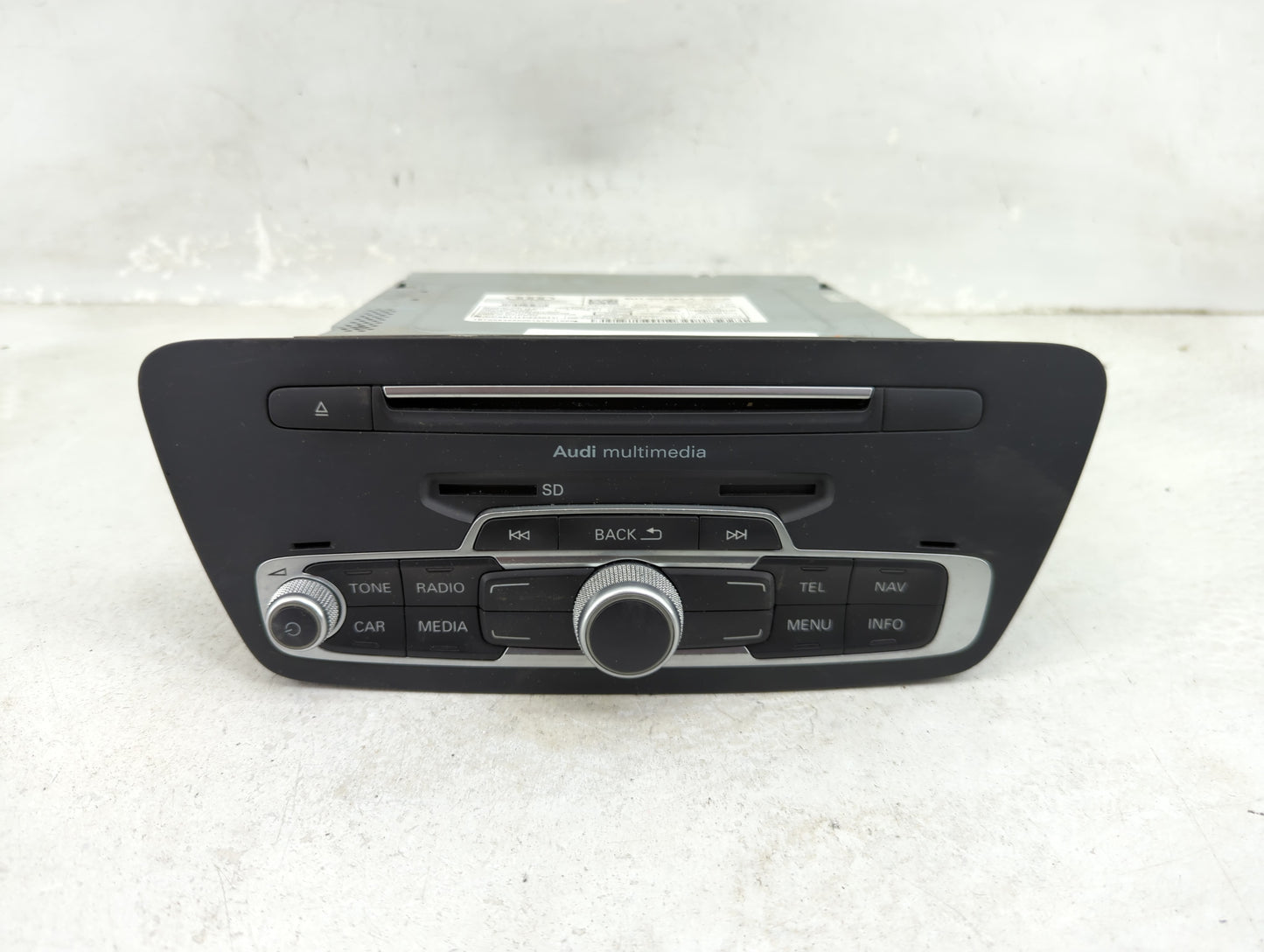 2016 Audi Q3 Radio AM FM Cd Player Receiver Replacement P/N:8U1.035.187.A 28425606, 28444135 Fits OEM Used Auto Parts - Oemu