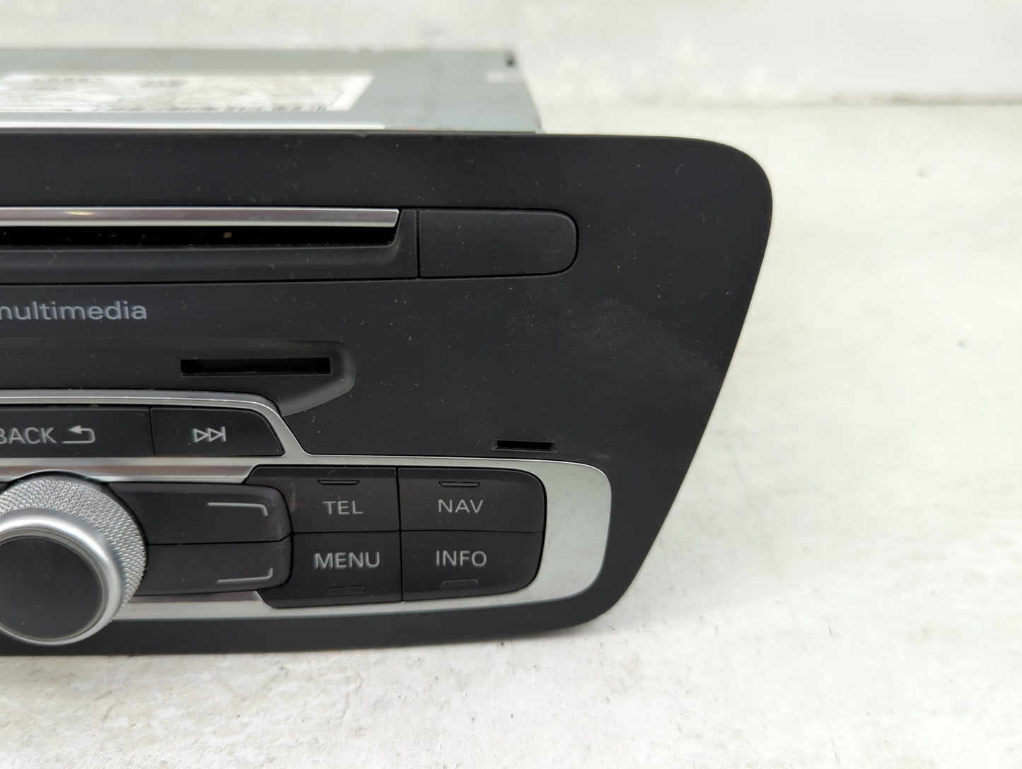 2016 Audi Q3 Radio AM FM Cd Player Receiver Replacement P/N:8U1.035.187.A 28425606, 28444135 Fits OEM Used Auto Parts - Oemu