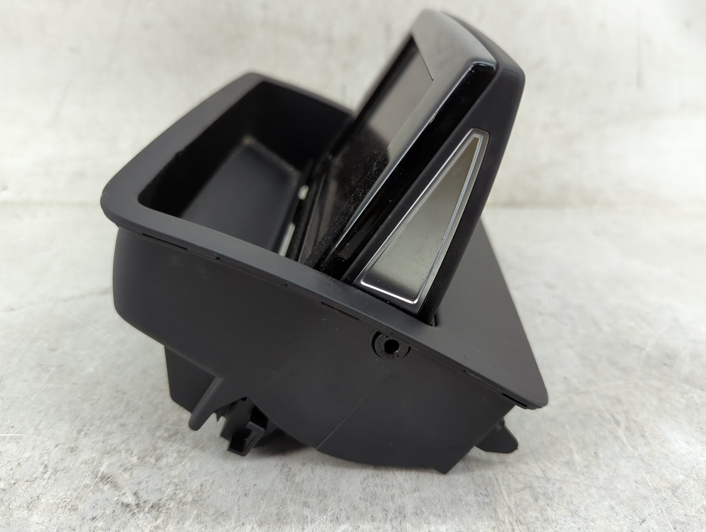 2015-2018 Audi Q3 Information Display Screen - Oemusedautoparts1.com