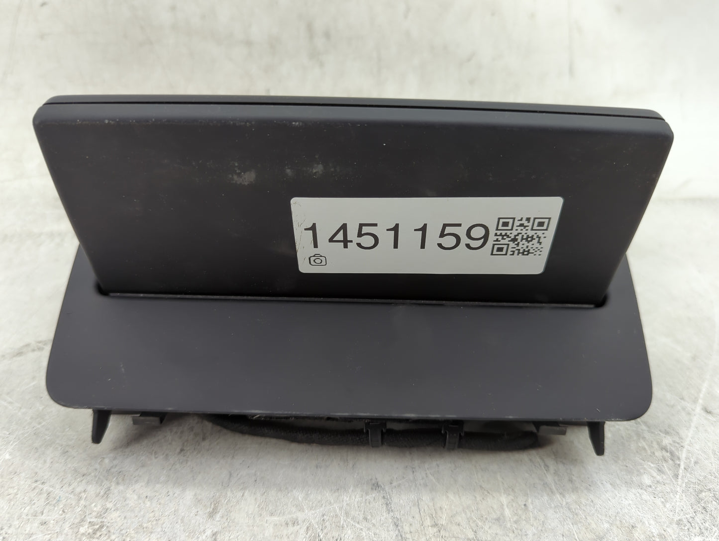 2015-2018 Audi Q3 Information Display Screen - Oemusedautoparts1.com