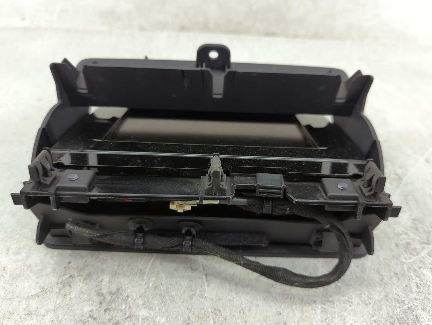 2015-2018 Audi Q3 Information Display Screen - Oemusedautoparts1.com