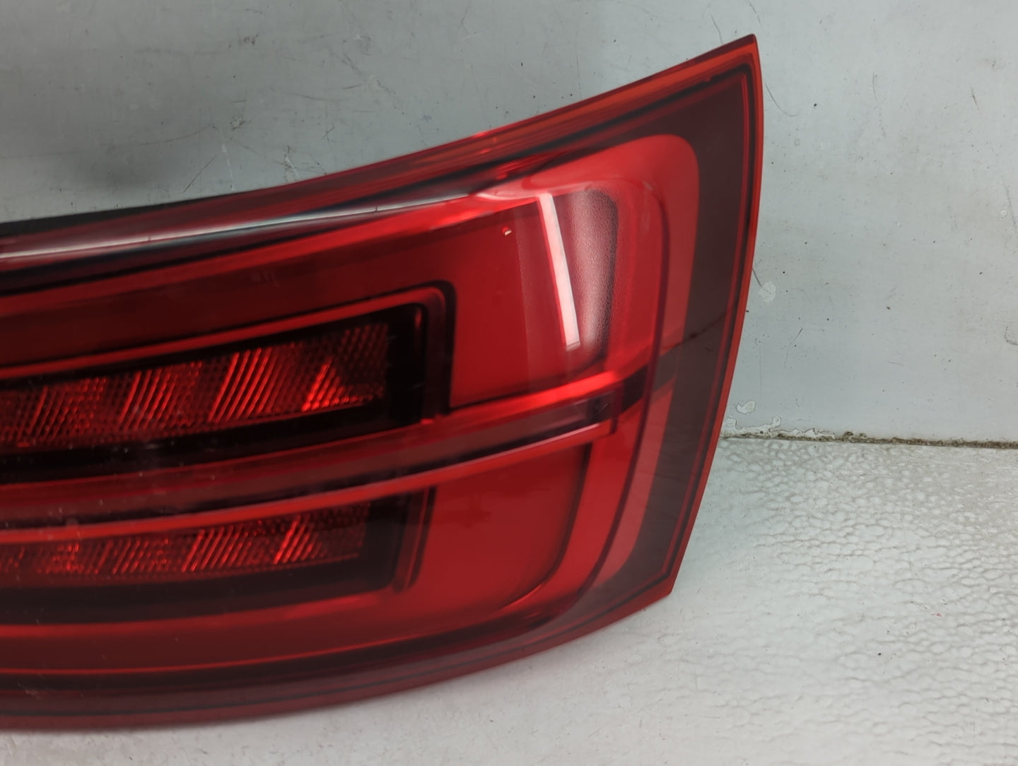 2016-2018 Audi Q3 Tail Light Assembly Passenger Right OEM P/N:8U0 945 094 AC Fits Fits 2016 2017 2018 OEM Used Auto Parts - 