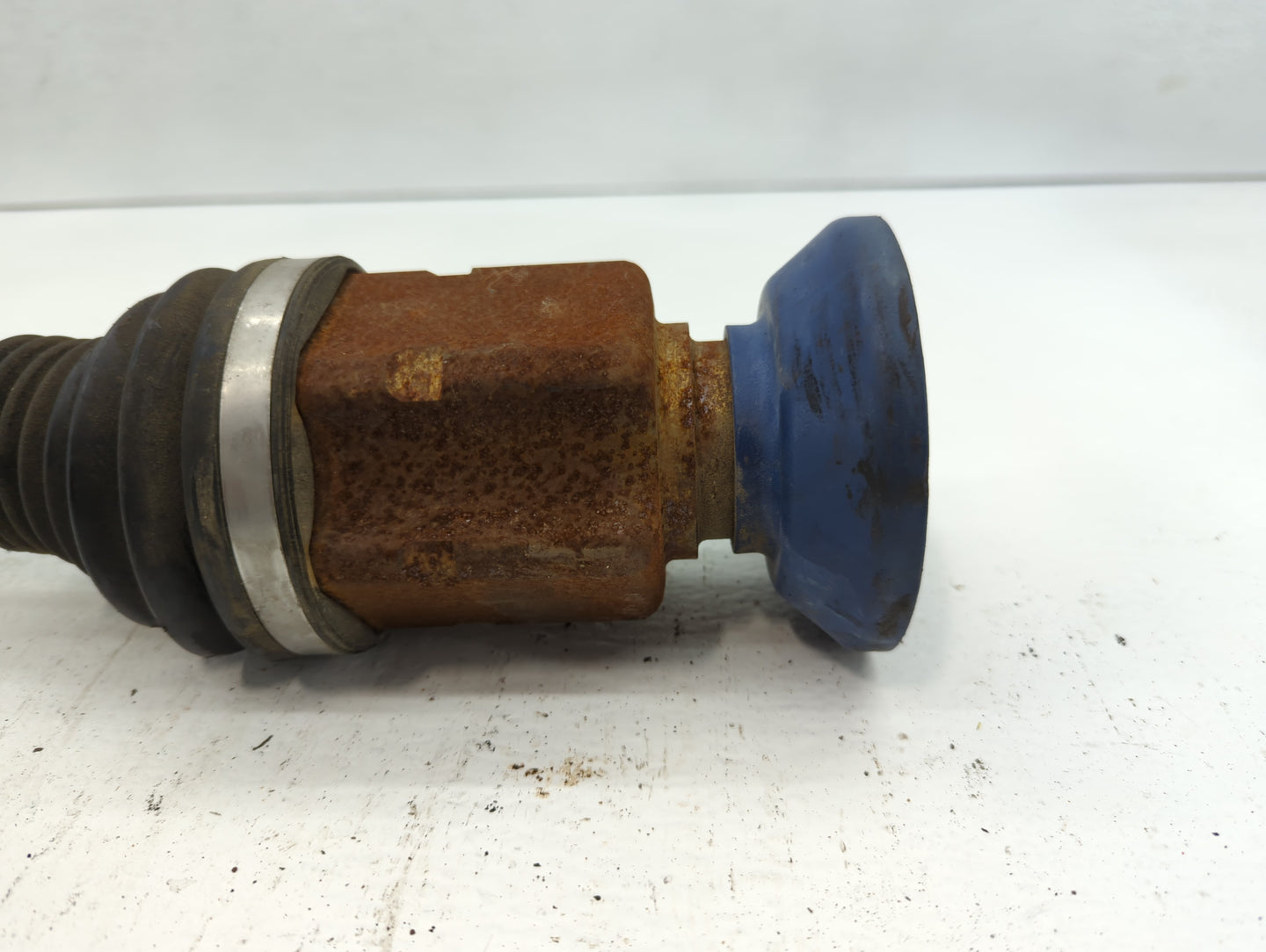 Audi Q3 Axle Shaft Front Passenger Cv C/v - Oemusedautoparts1.com