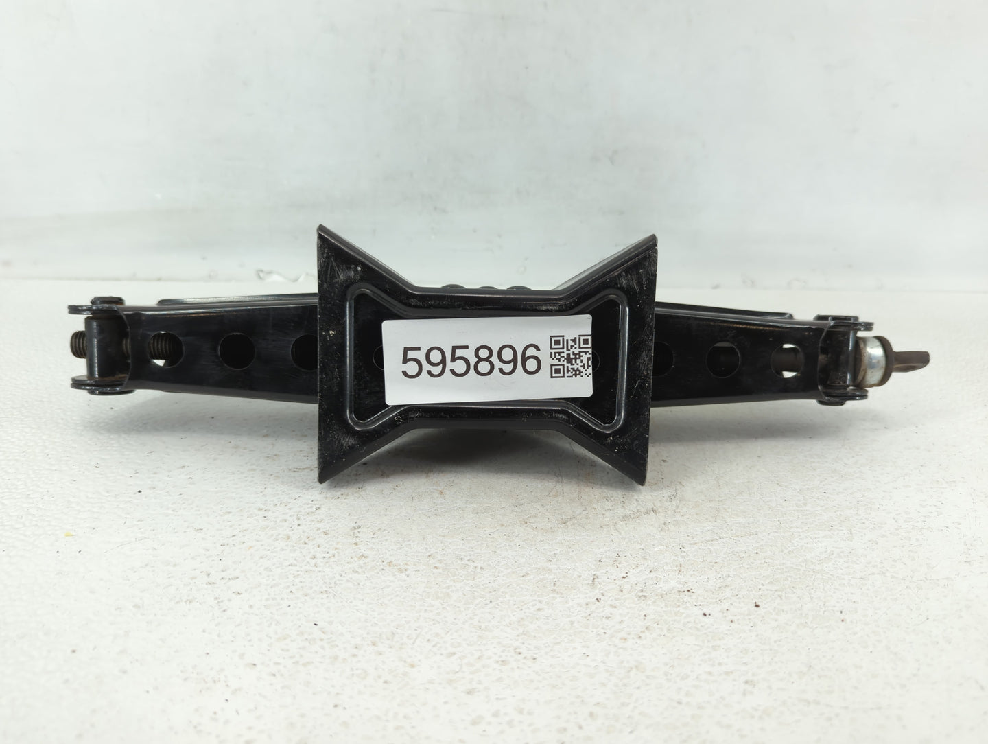 2016 Audi Q3 Spare Scissor Car Jack - Oemusedautoparts1.com