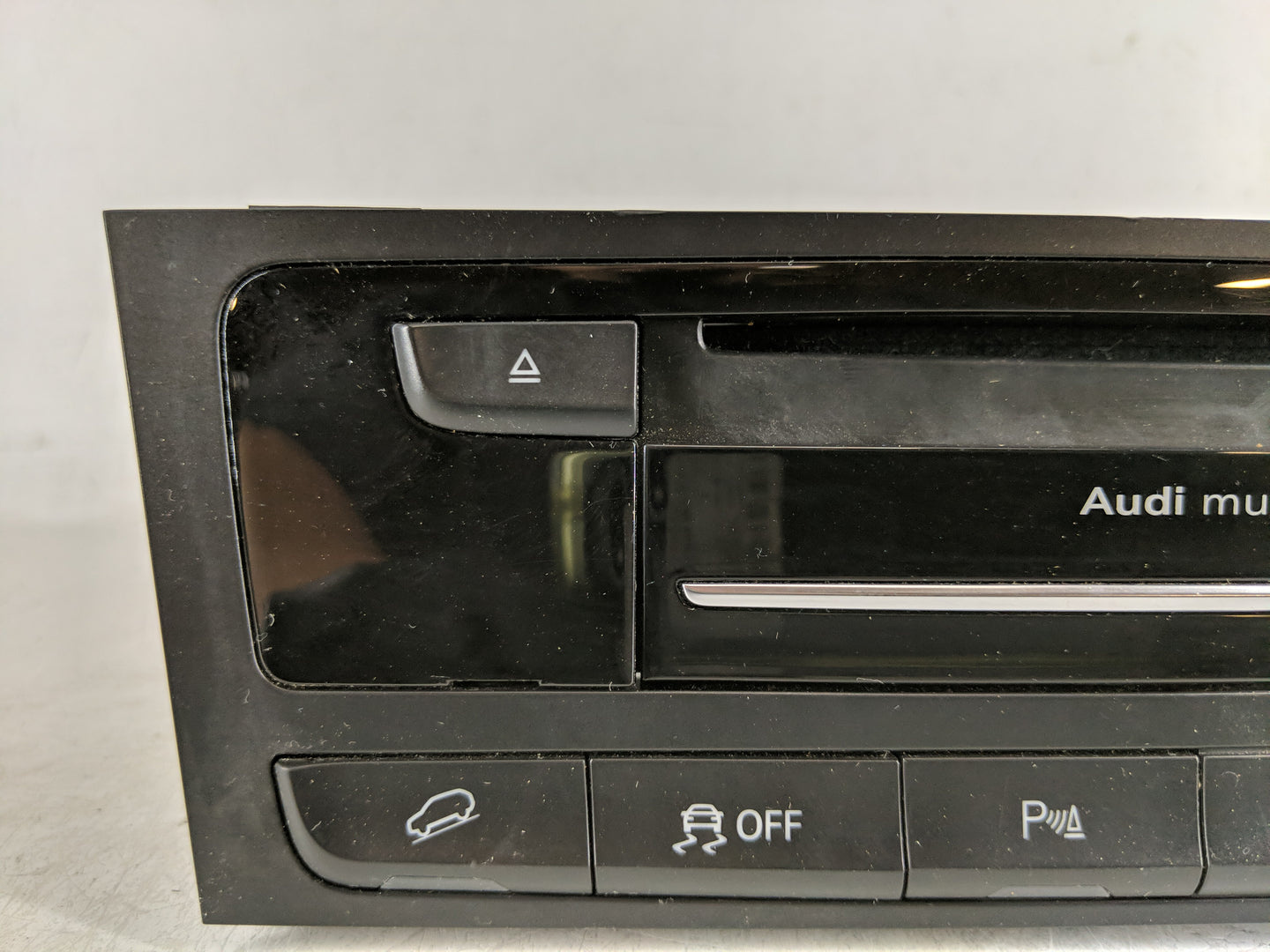 2009-2017 Audi Q5 Radio AM FM Cd Player Receiver Replacement Fits Fits 2009 2010 2011 2012 2013 2014 2015 2016 2017 OEM Used