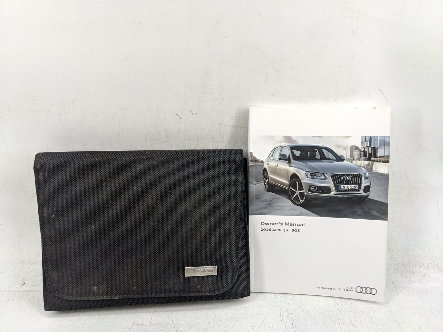 2016 Audi Q5 Owners Manual Book Guide P/N:1615618RB21 OEM Used Auto Parts - Oemusedautoparts1.com