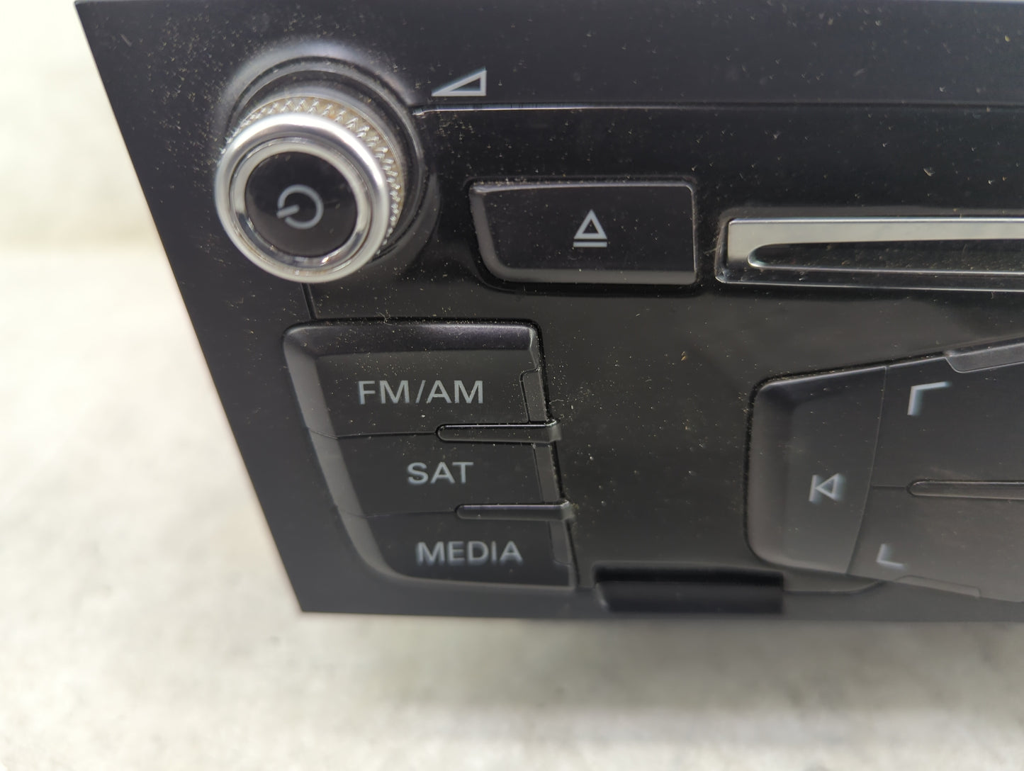 2011-2017 Audi Q5 Radio AM FM Cd Player Receiver Replacement P/N:8R1035186Q CQ-JA14E2AE Fits OEM Used Auto Parts - Oemusedau