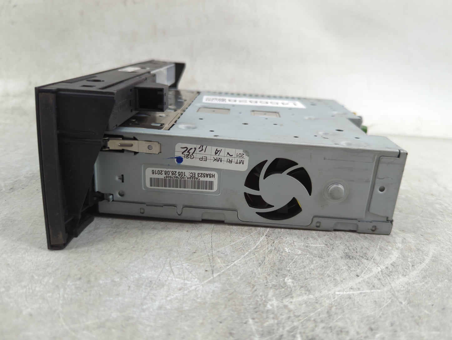 2016 Audi Q5 Radio AM FM Cd Player Receiver Replacement P/N:8R1035746J 8R1035746G Fits OEM Used Auto Parts - Oemusedautopart