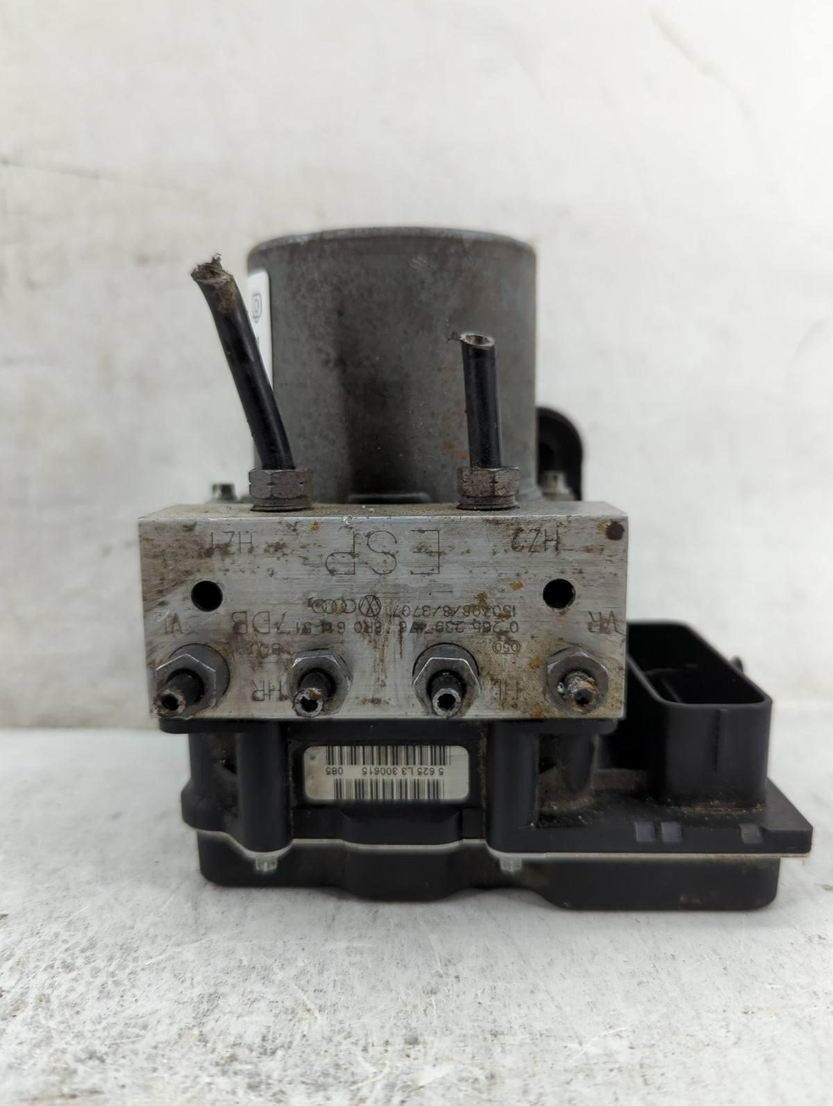2013-2016 Audi Q5 Anti-Lock Brake ABS Pump Module Actuator OEM P/N:8R0907379AS 0265239446 Fits Fits 2013 2014 2015 2016 OEM 