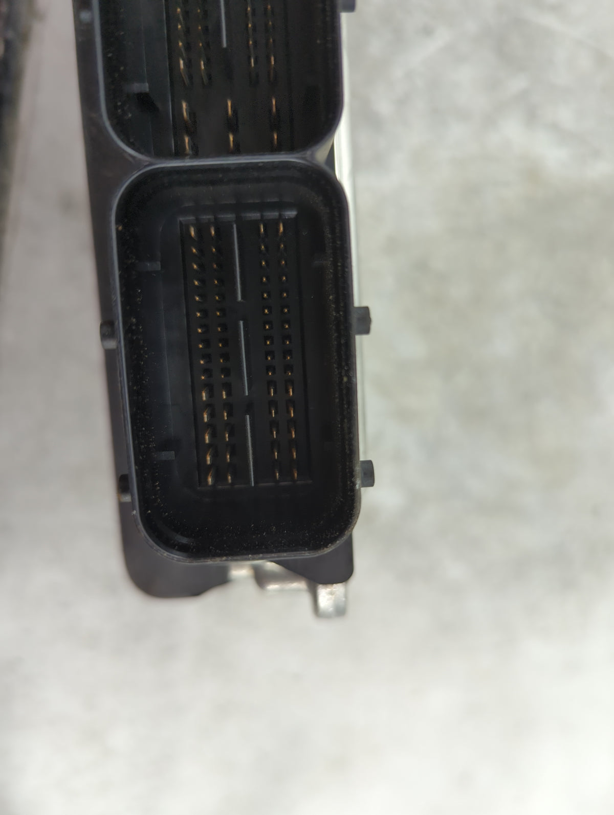 2016-2017 Audi Q5 PCM Engine Control Computer ECU ECM PCU OEM P/N:8R1907115N 8K0907352A Fits Fits 2016 2017 OEM Used Auto Pa
