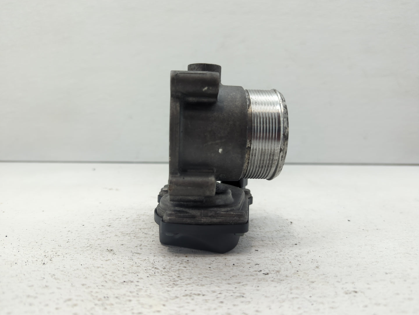 2010-2017 Audi Q5 Throttle Body P/N:06F 133 062 T 06F 133 062 Q Fits OEM Used Auto Parts - Oemusedautoparts1.com