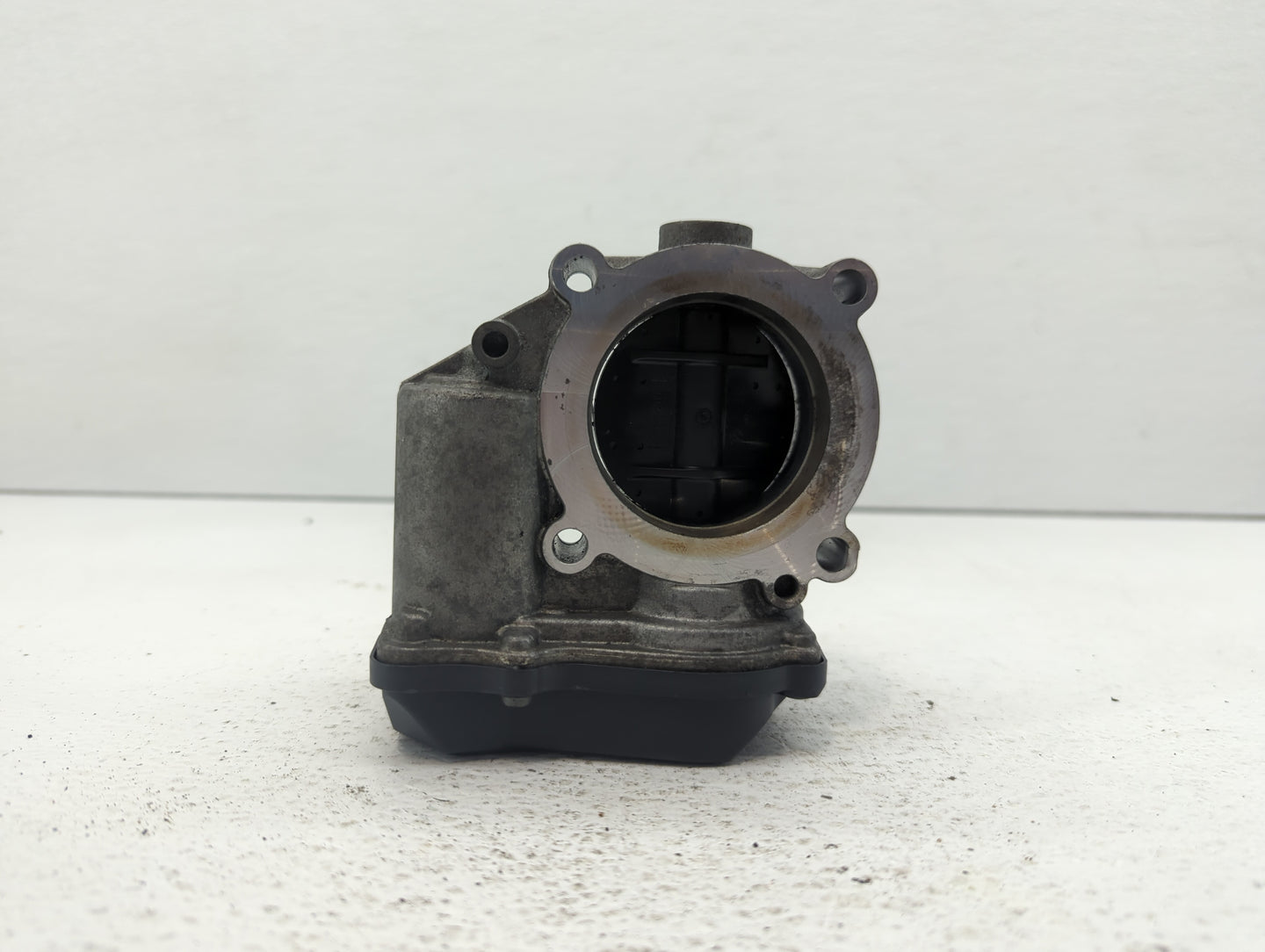 2010-2017 Audi Q5 Throttle Body P/N:06F 133 062 T 06F 133 062 Q Fits OEM Used Auto Parts - Oemusedautoparts1.com