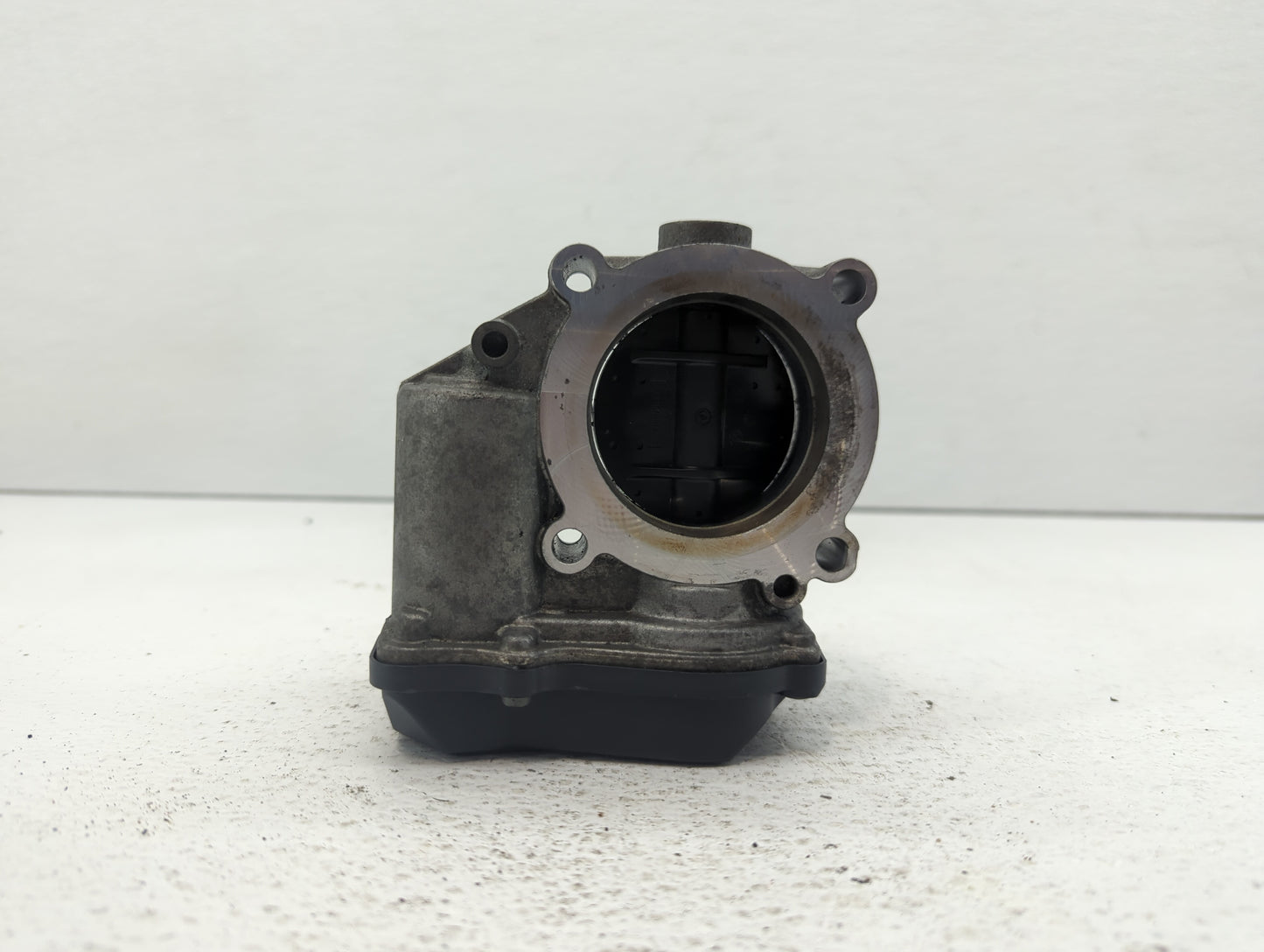 2010-2017 Audi Q5 Throttle Body P/N:06F 133 062 T 06F 133 062 Q Fits OEM Used Auto Parts - Oemusedautoparts1.com