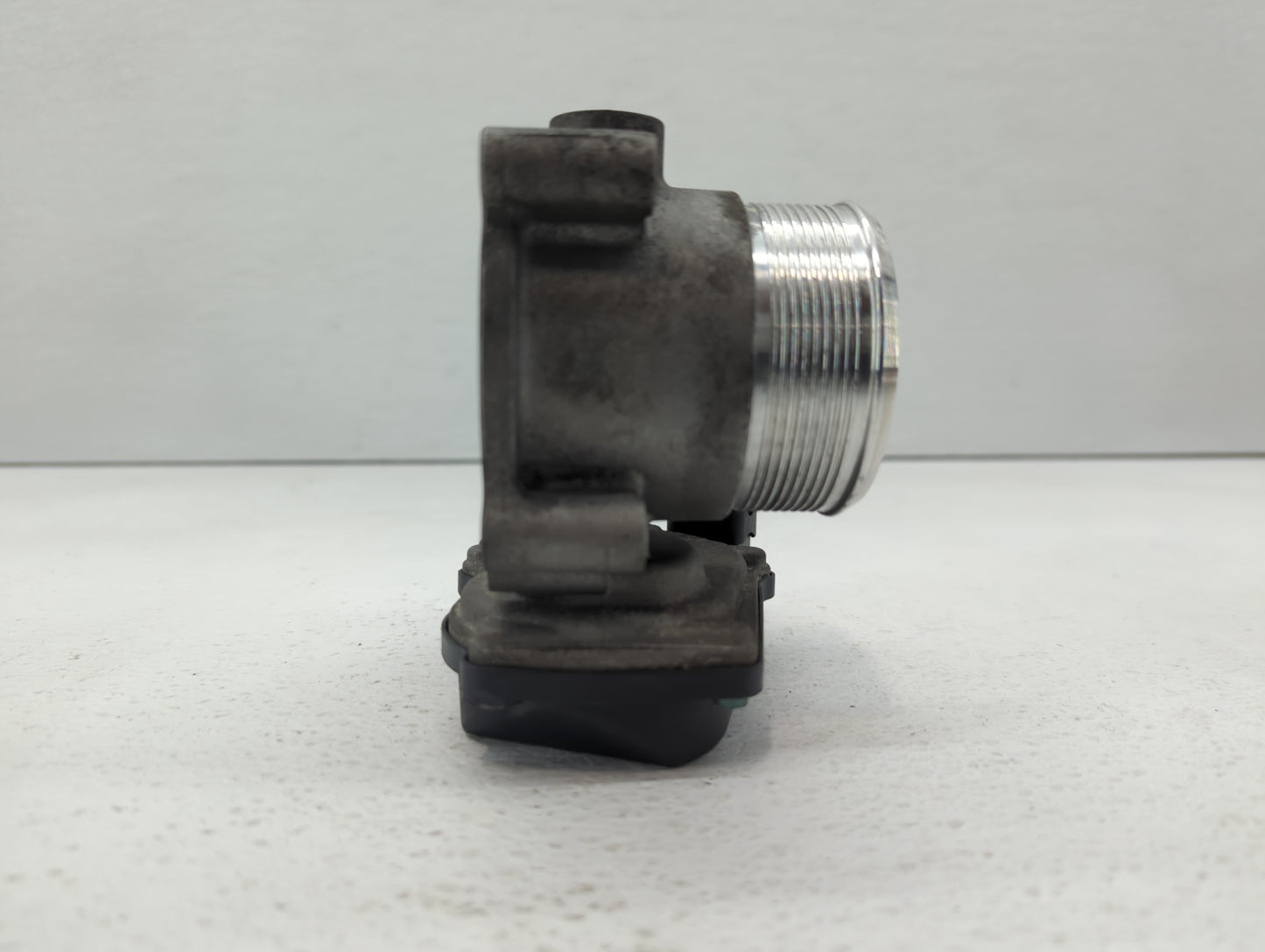 2010-2017 Audi Q5 Throttle Body P/N:06F 133 062 T 06F 133 062 Q Fits OEM Used Auto Parts - Oemusedautoparts1.com