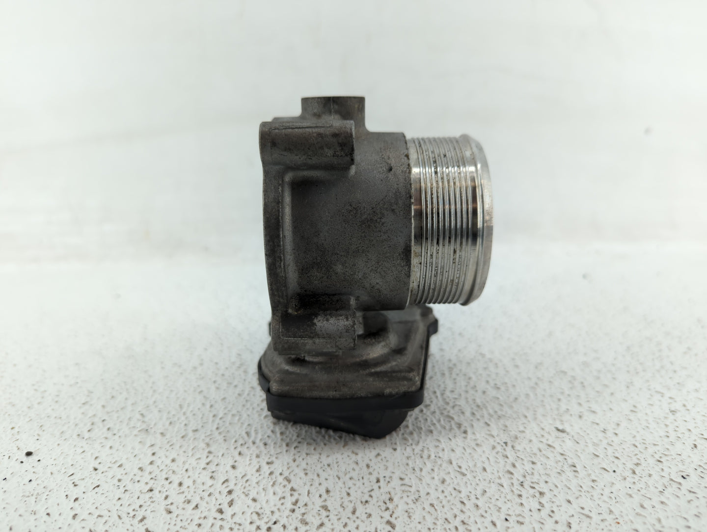 2010-2017 Audi Q5 Throttle Body P/N:06F 133 062 Q 06F 133 062 T Fits OEM Used Auto Parts - Oemusedautoparts1.com